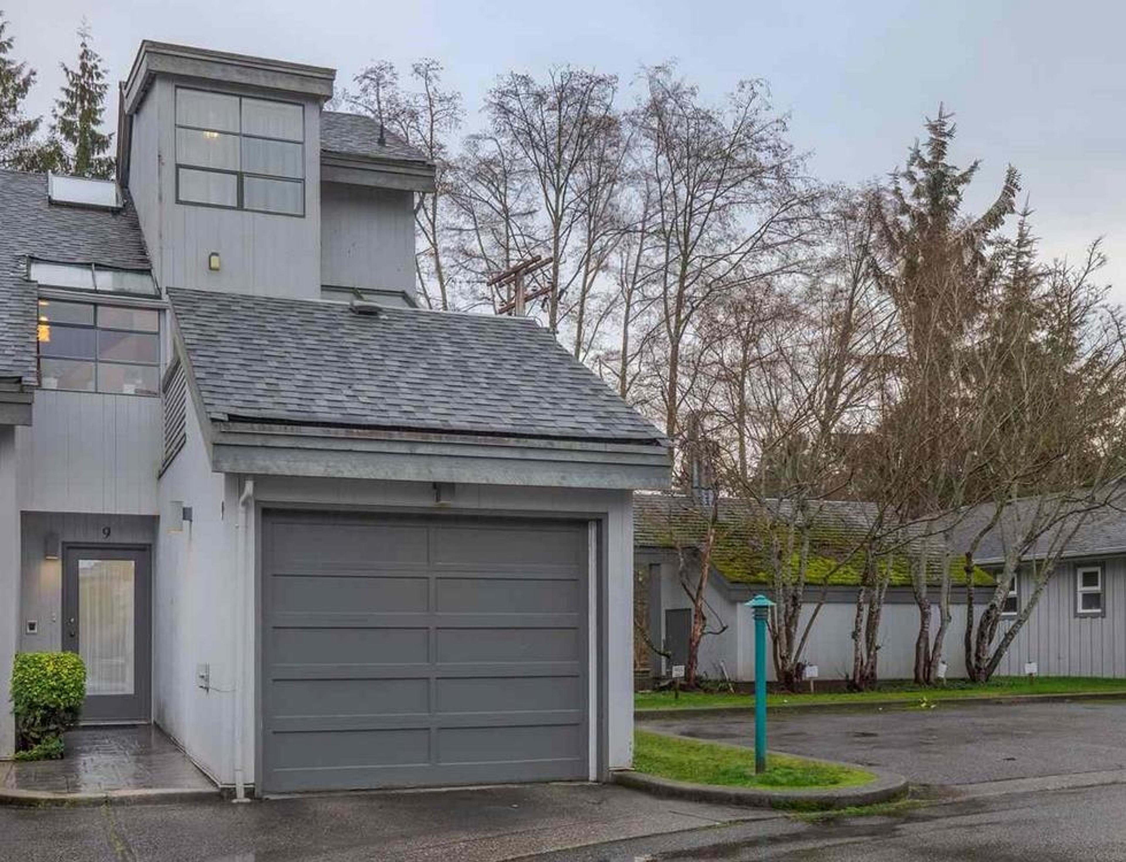 5753 Wharf Avenue, Sechelt - Exteriors - Photo 1