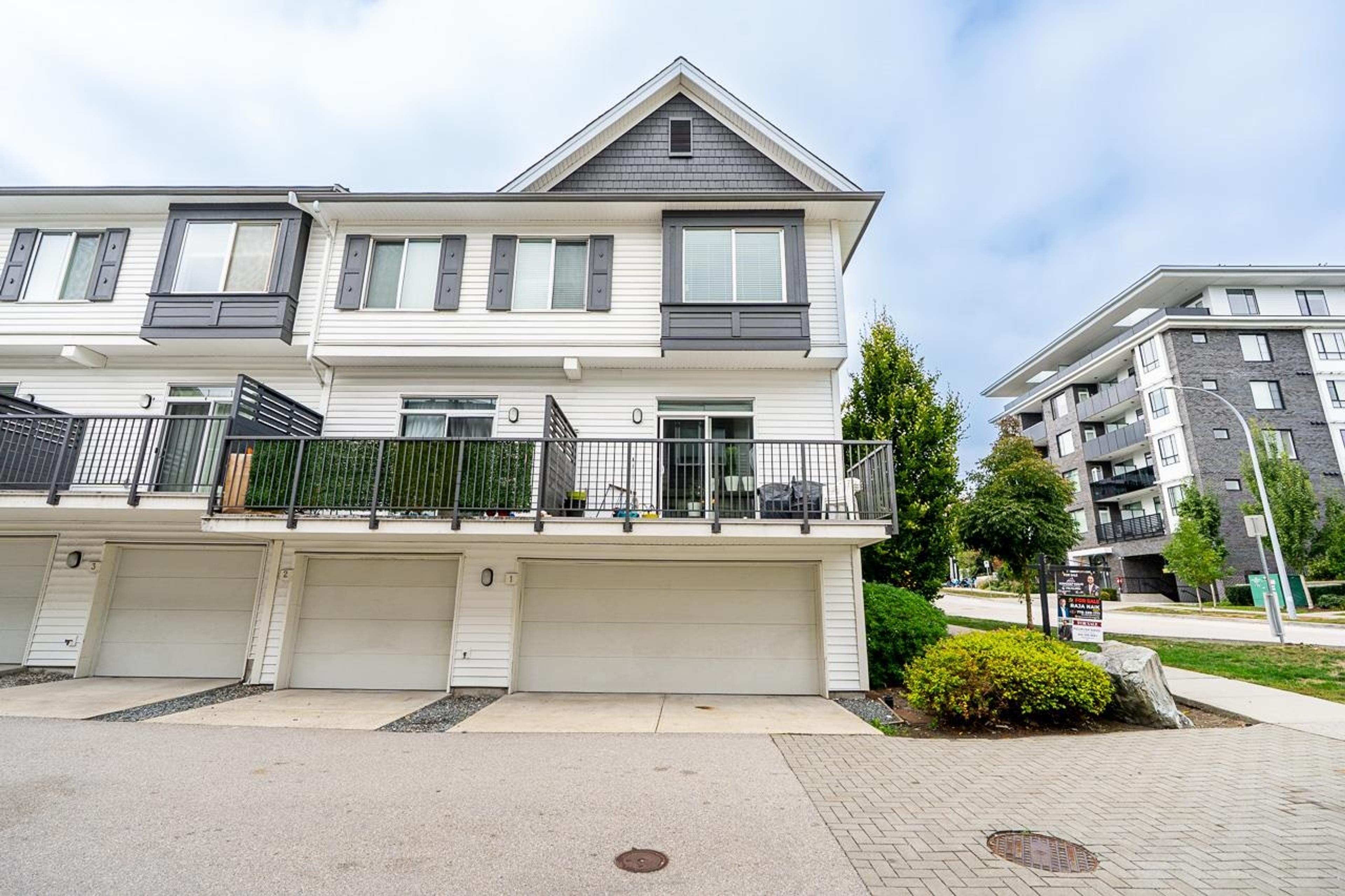 13636 81a Avenue, Surrey - Exteriors - Photo 4