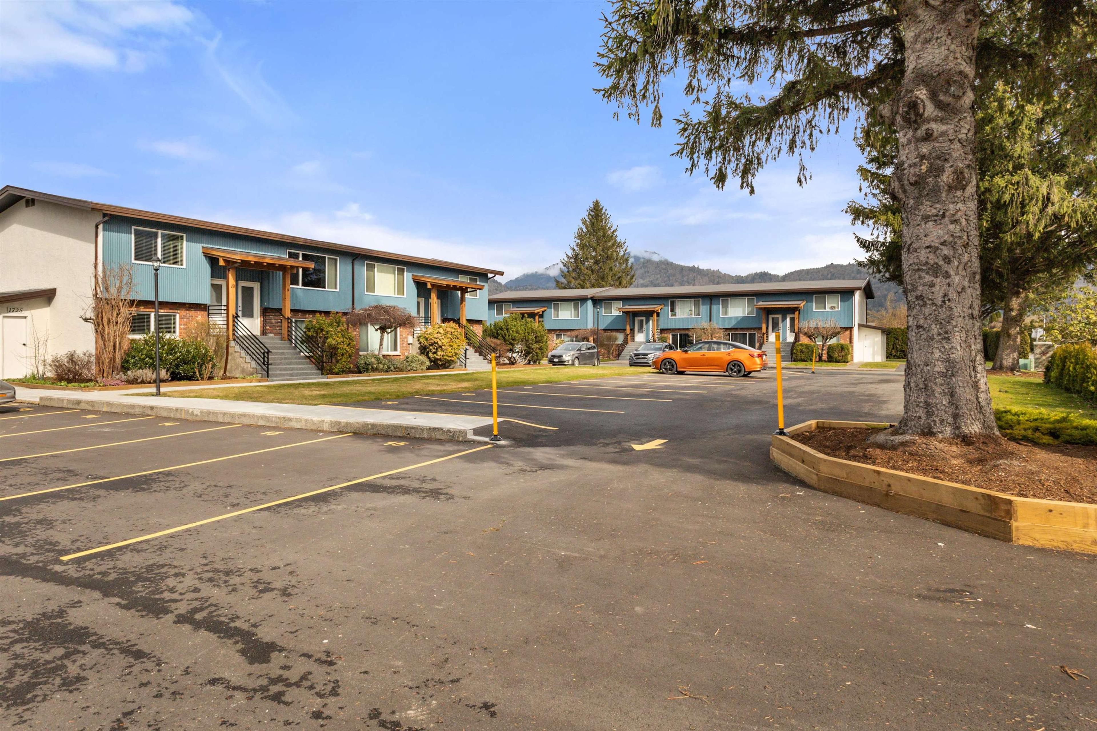 1715 Beaman Drive, Agassiz - Exteriors - Full Complex View - Photo 7