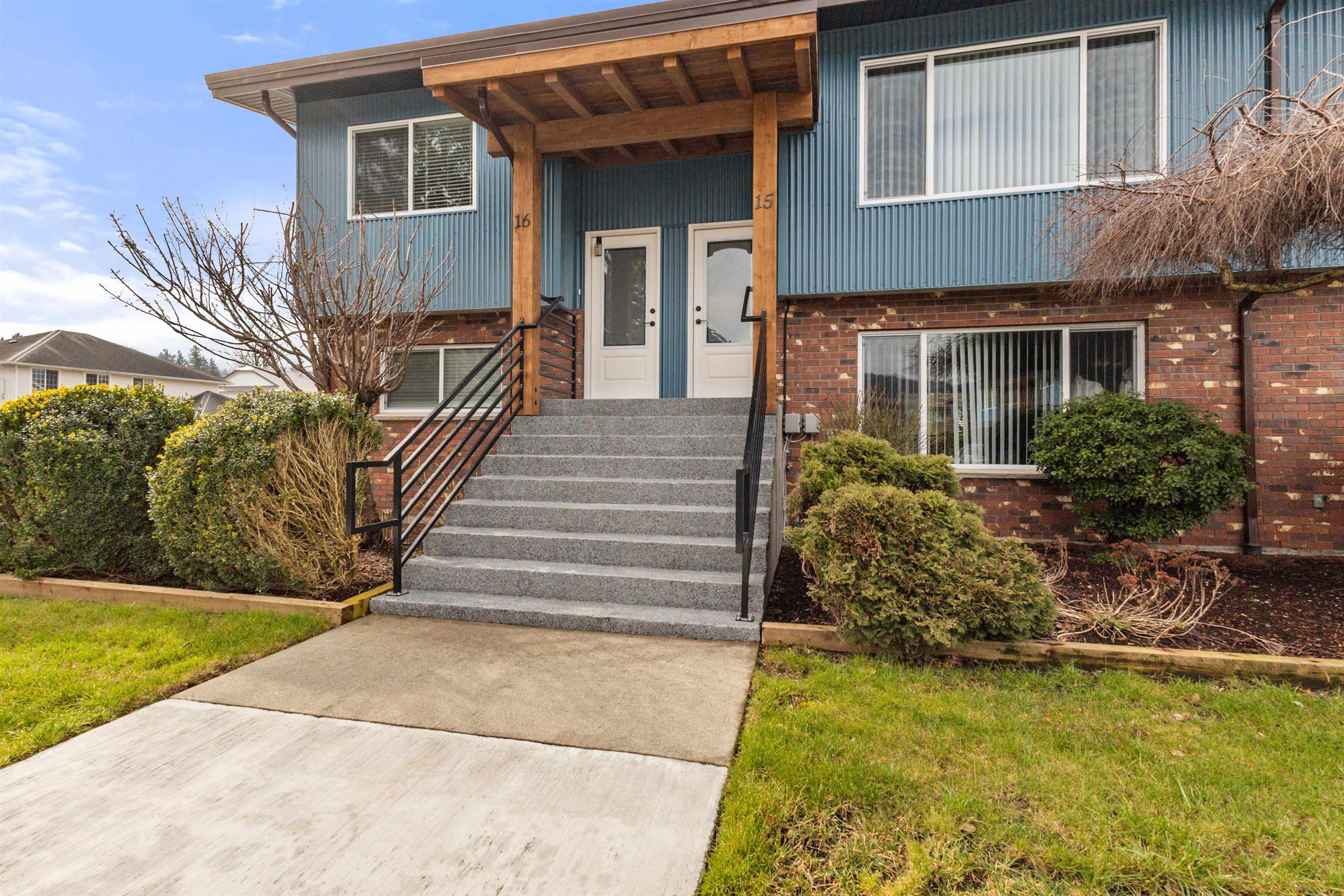 1715 Beaman Drive, Agassiz - Exteriors - Photo 8