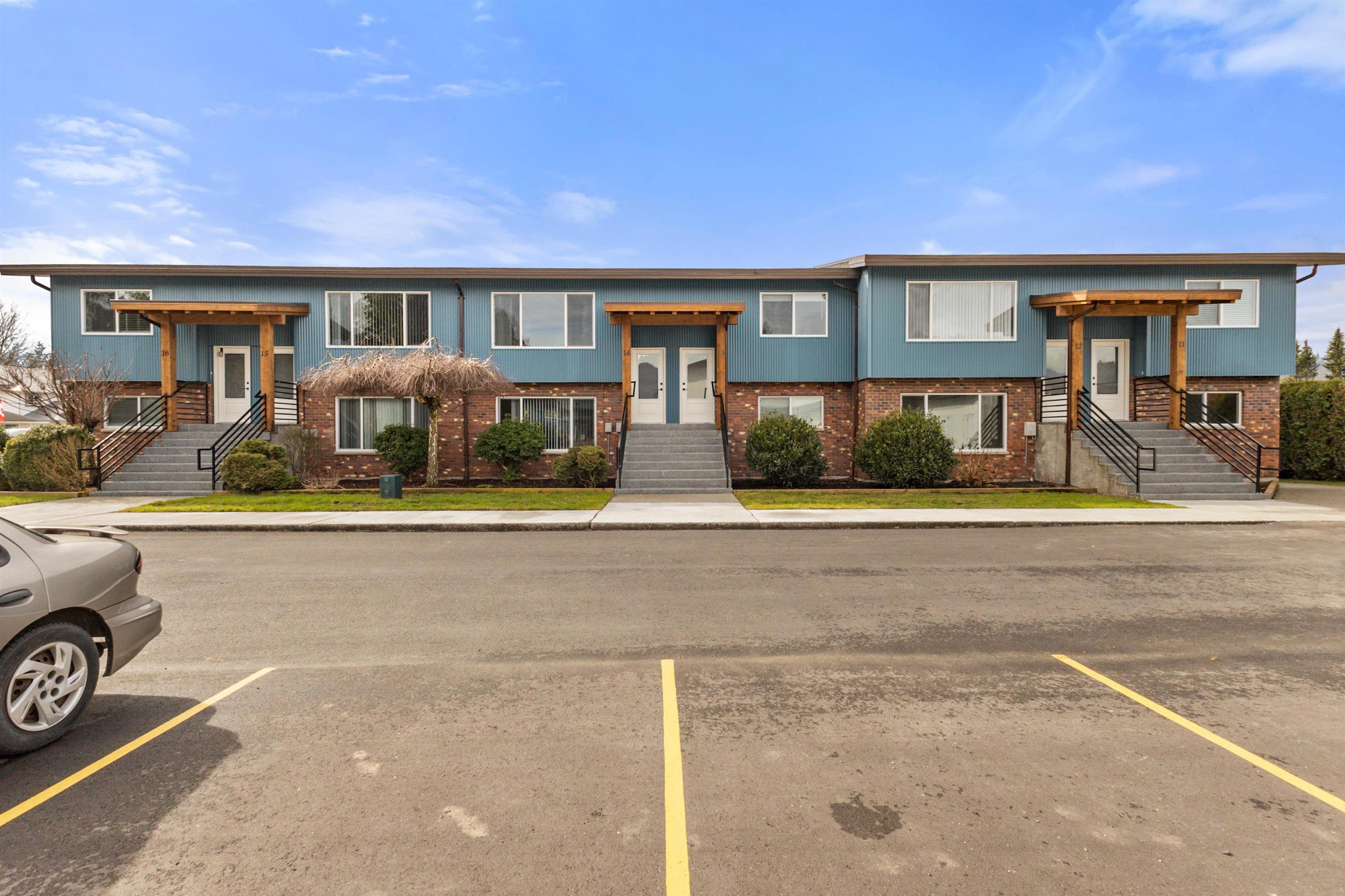 1715 Beaman Drive, Agassiz - Exteriors - Full Complex View - Photo 9