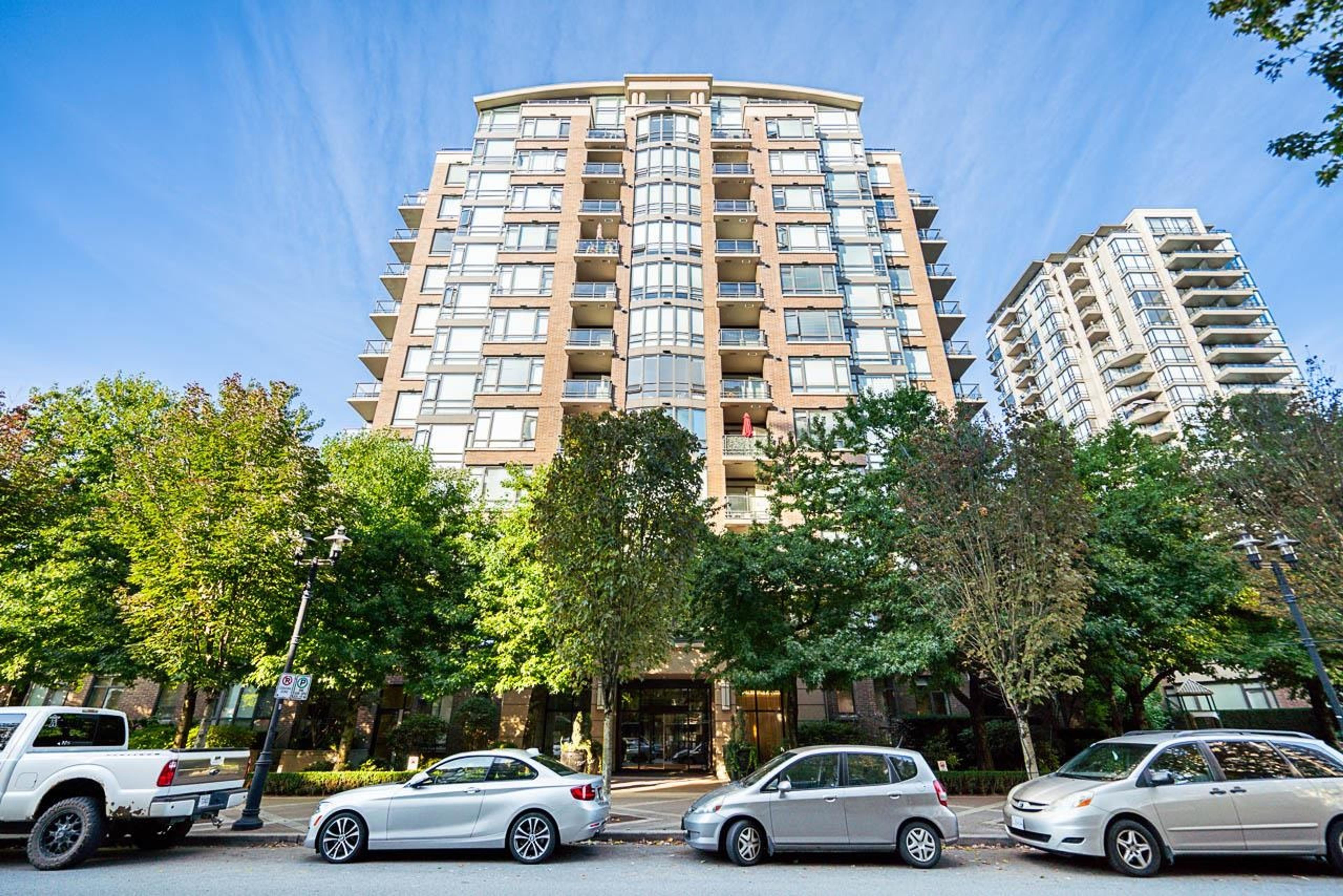 170 W 1st Street, North Vancouver - Exteriors - Photo 1