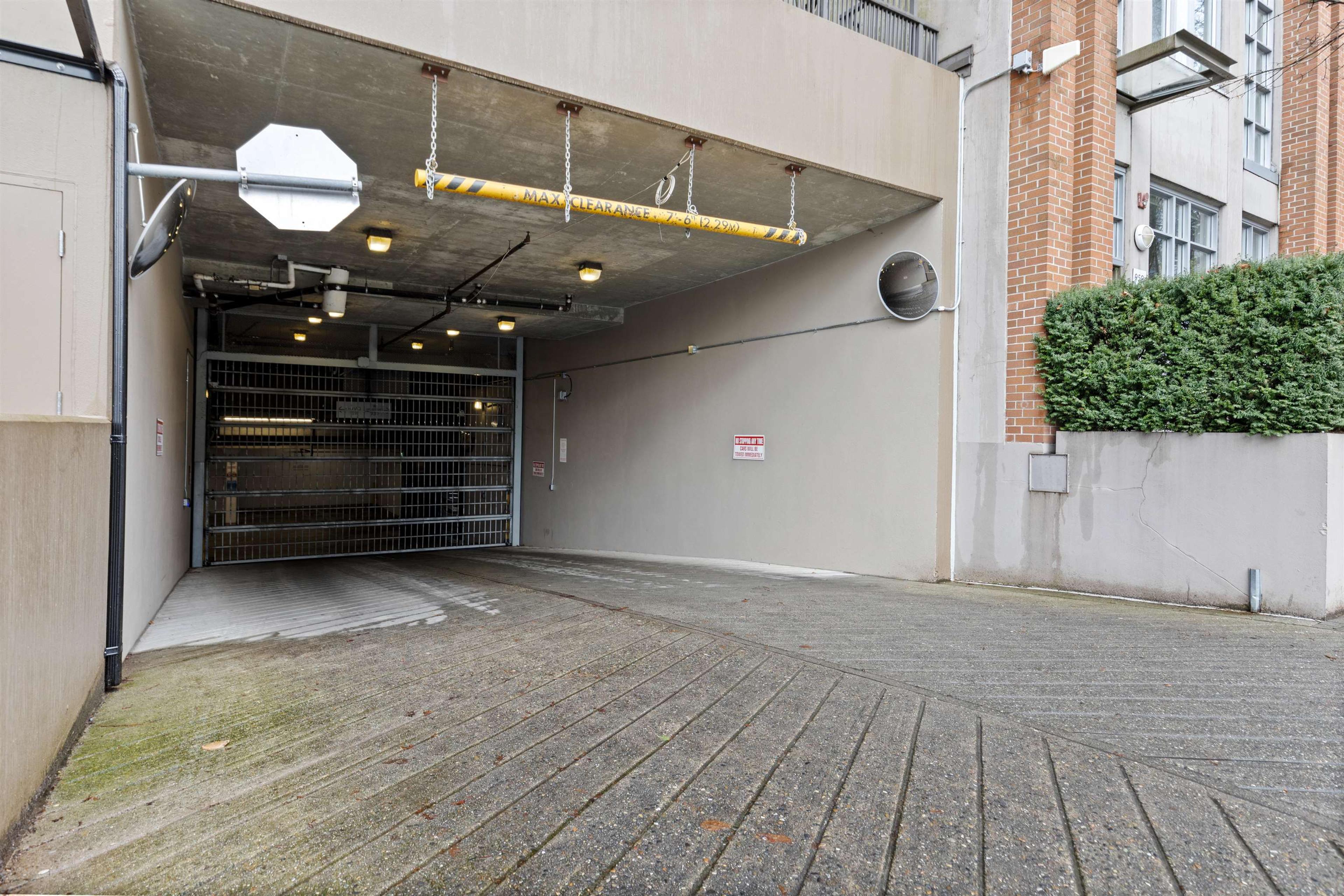 989 Beatty Street, Vancouver - Exteriors - Photo 2