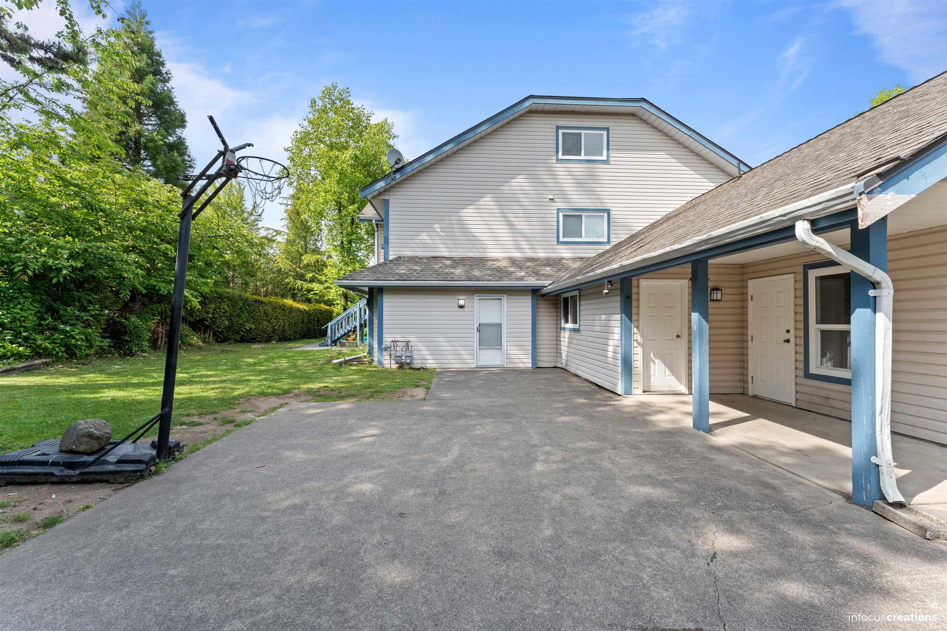 7881 120a Street, Surrey - Exteriors - Photo 3