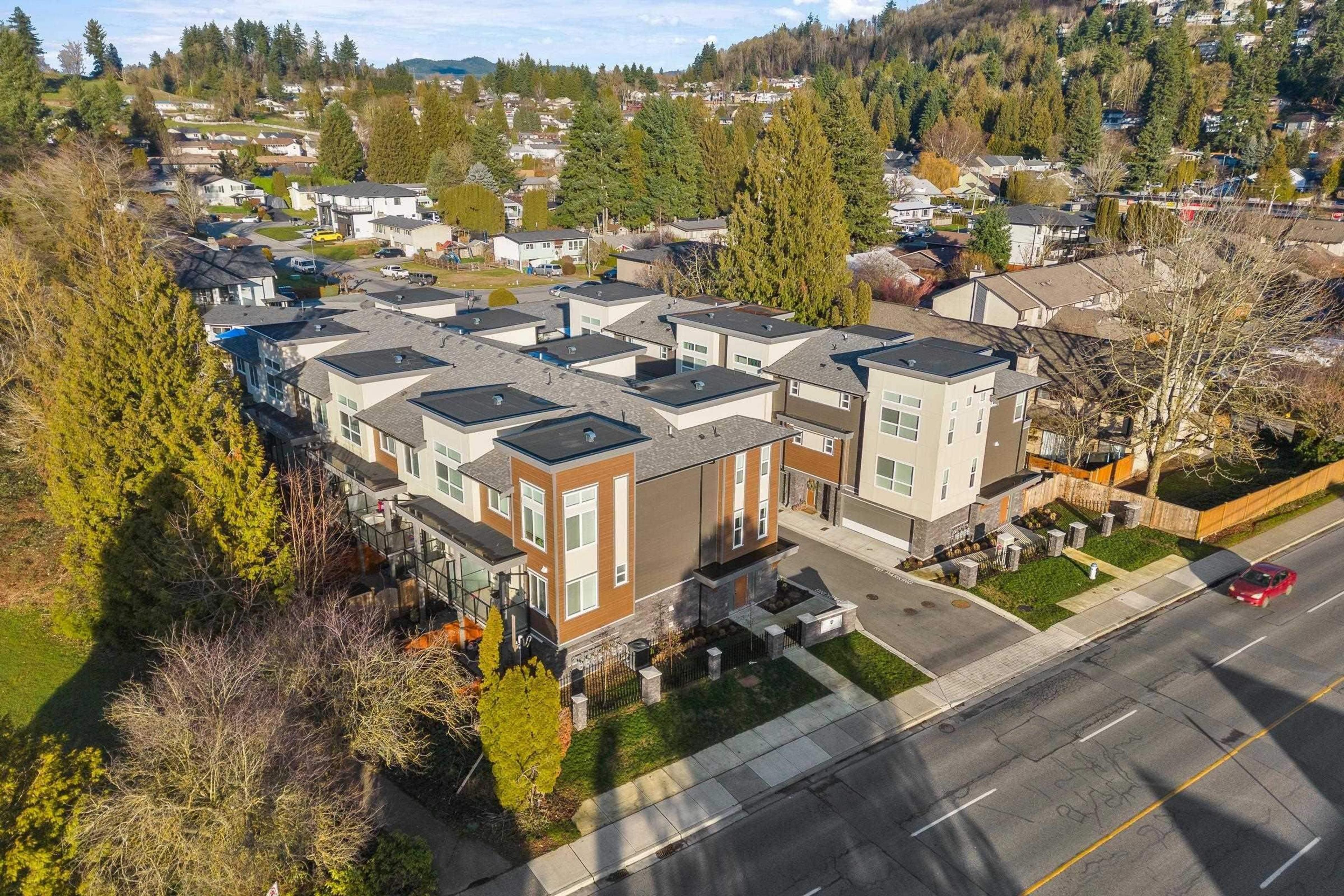 34703 Old Yale Road, Abbotsford - Exteriors - Full Complex View, Drone/Aerial View - Photo 5