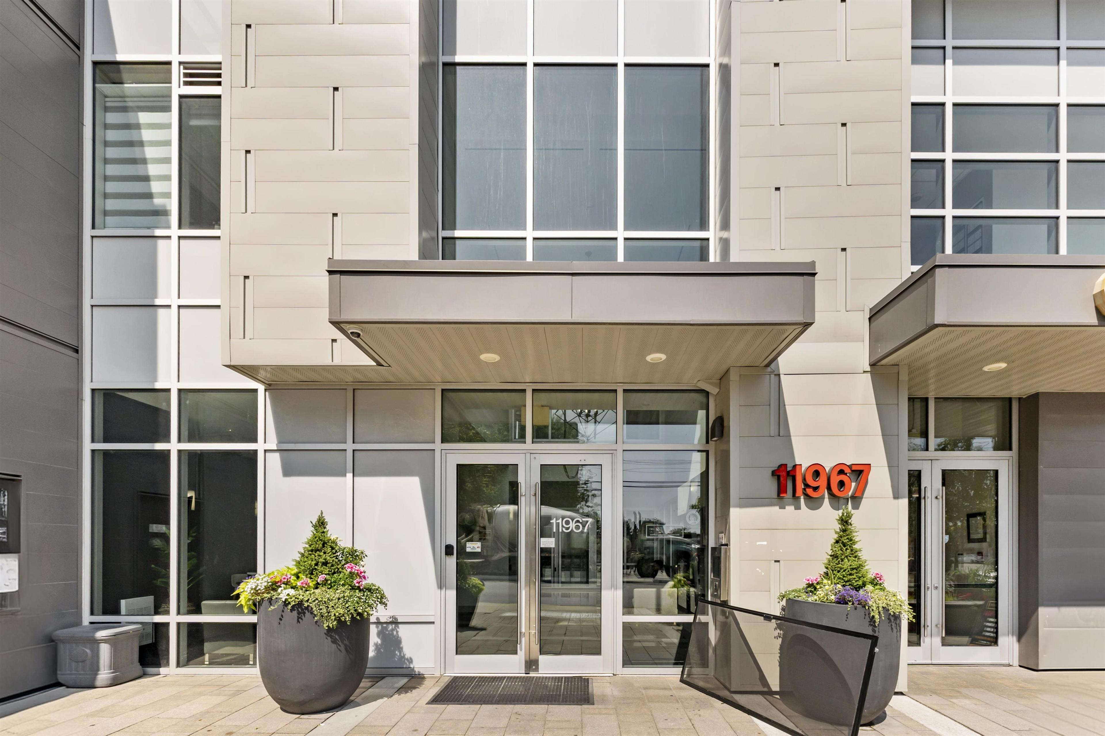 11967 80 Avenue, Delta - Exteriors - Photo 1