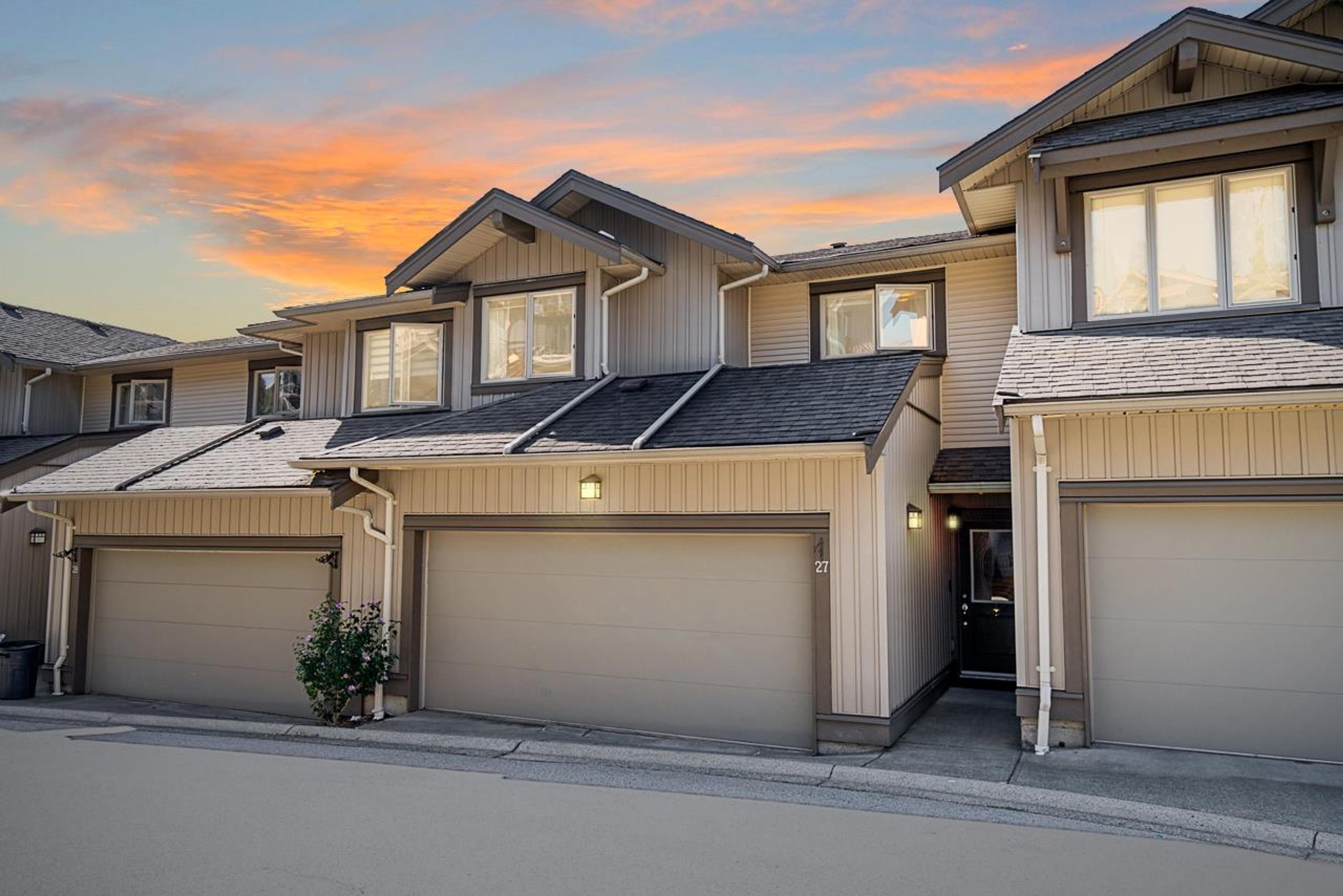 20326 68 Avenue, Langley - Exteriors - Full Complex View - Photo 2