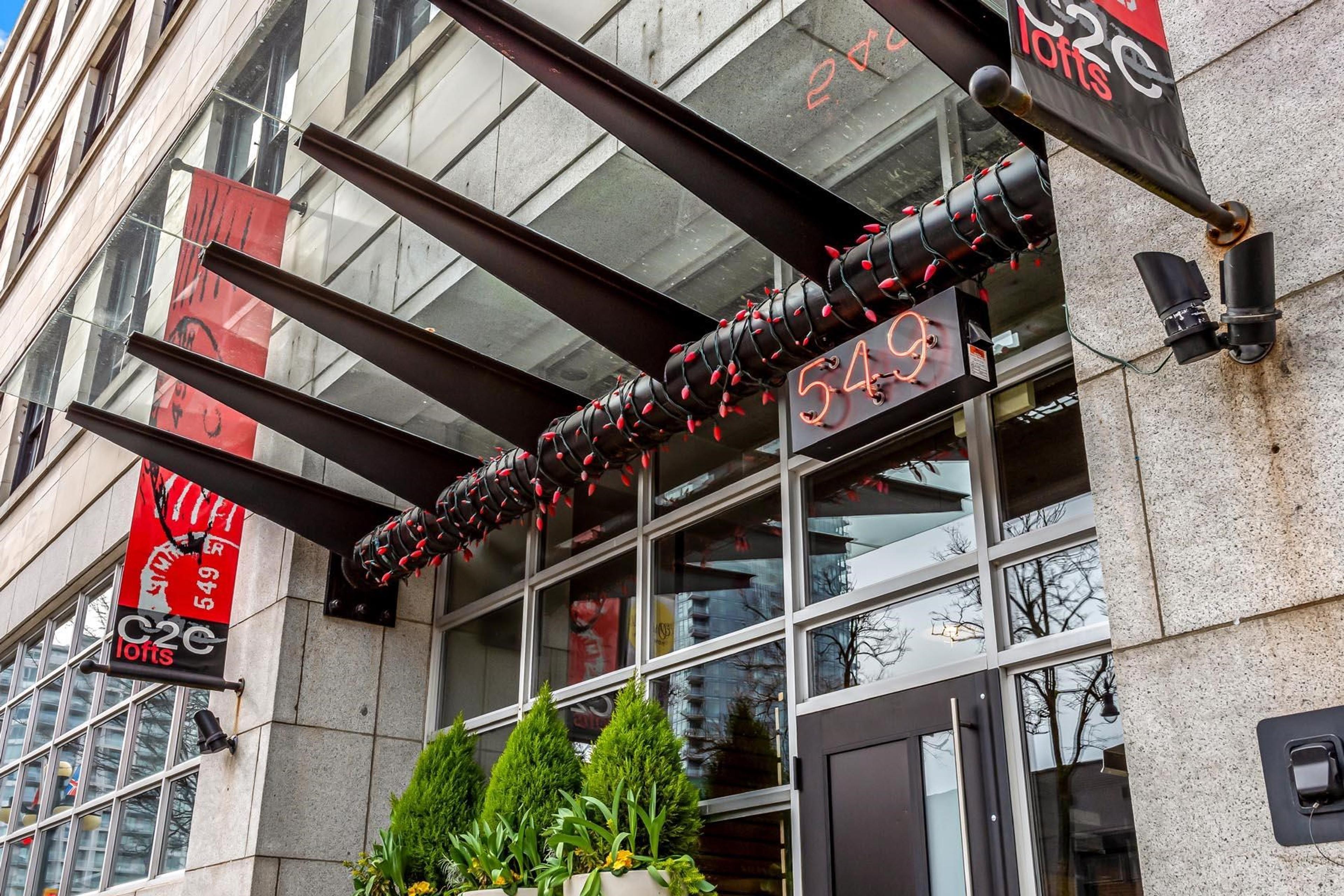 549 Columbia Street, New Westminster - Exteriors - Photo 1