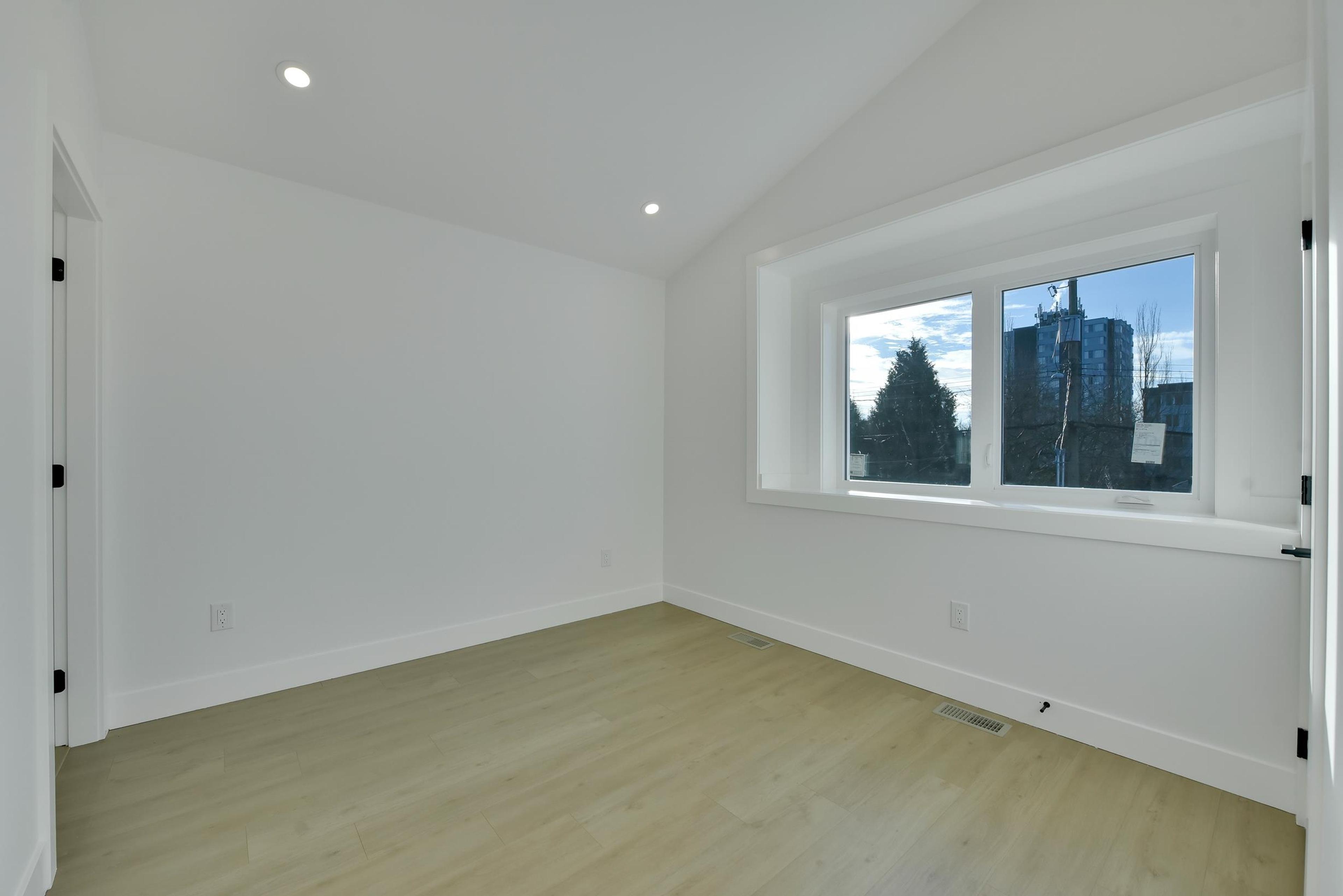 1436 E 1st Avenue, Vancouver - Exteriors - Photo 2