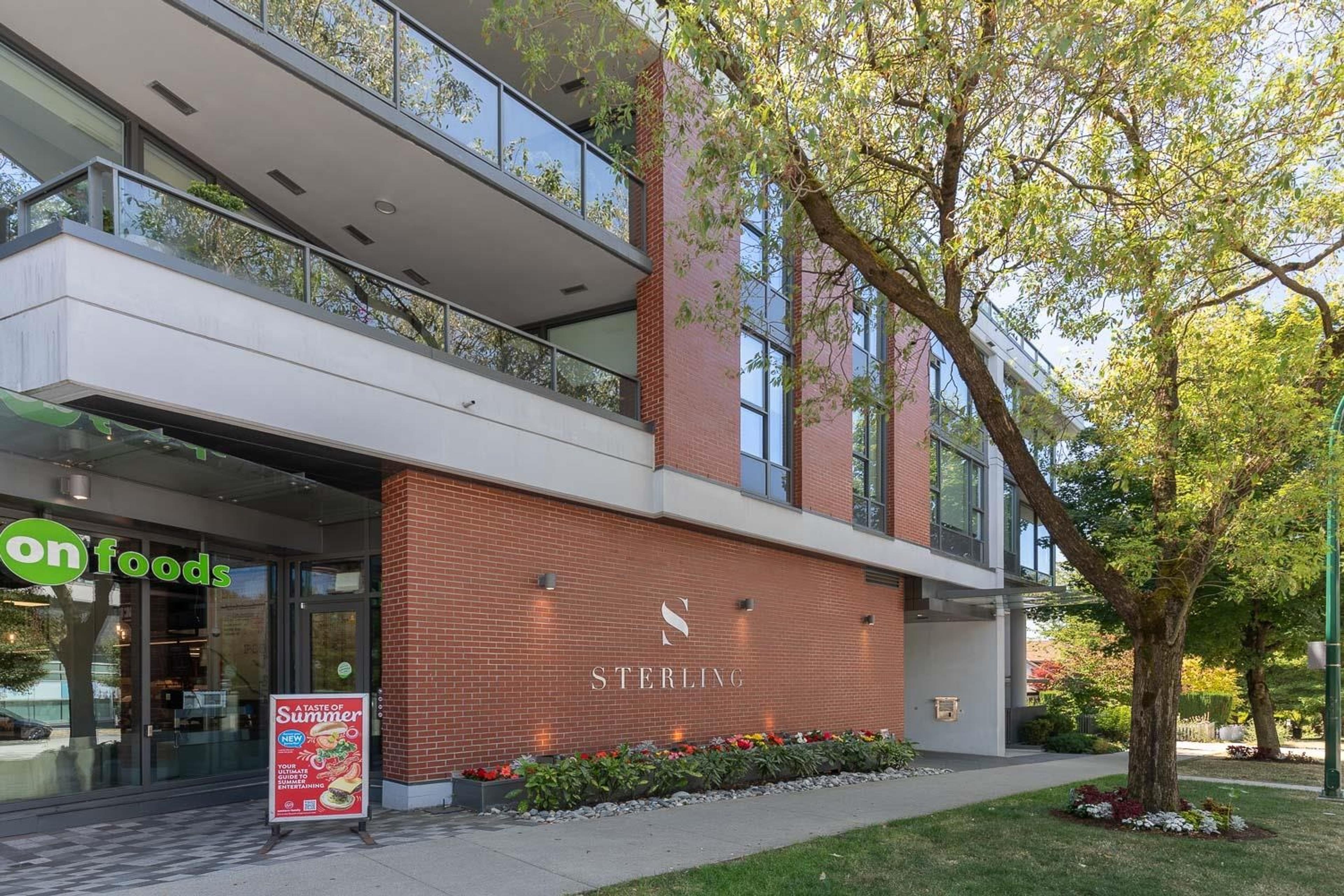 2102 W 48th Avenue, Vancouver - Exteriors - Photo 2