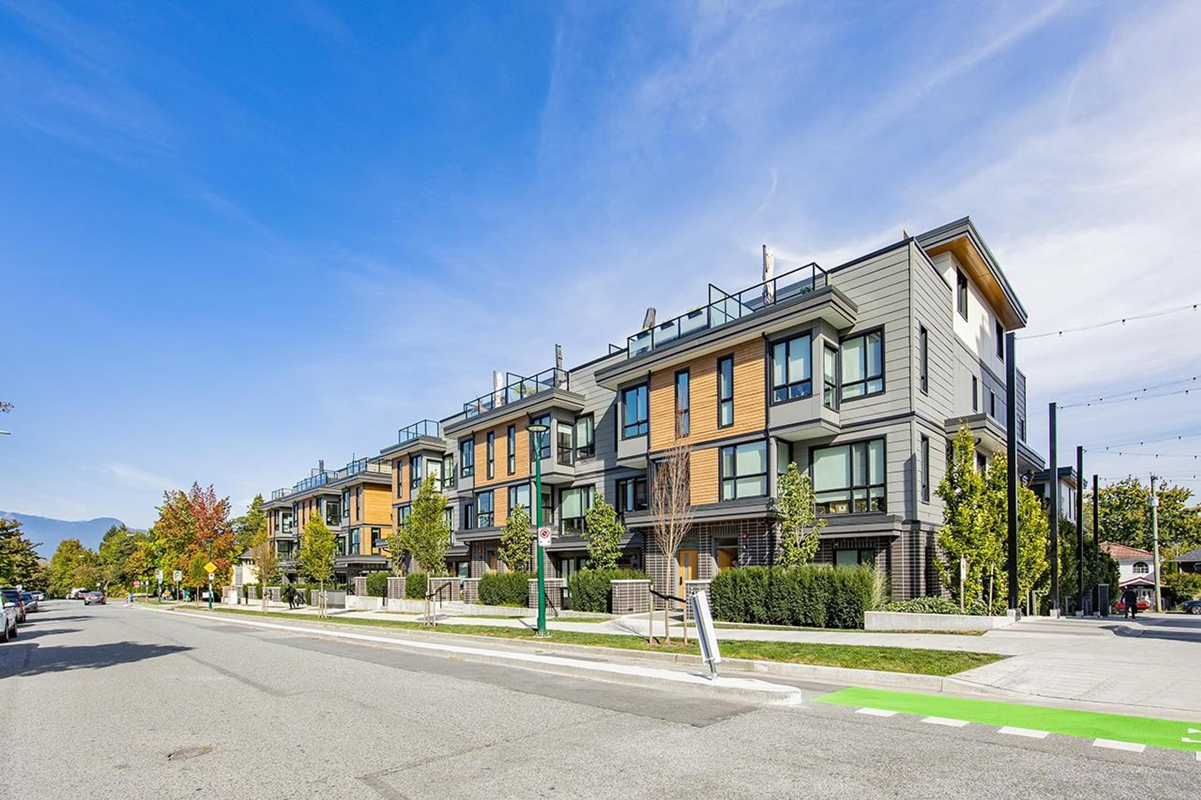 3932 Dumfries Street, Vancouver - Exteriors - Full Complex View - Photo 4