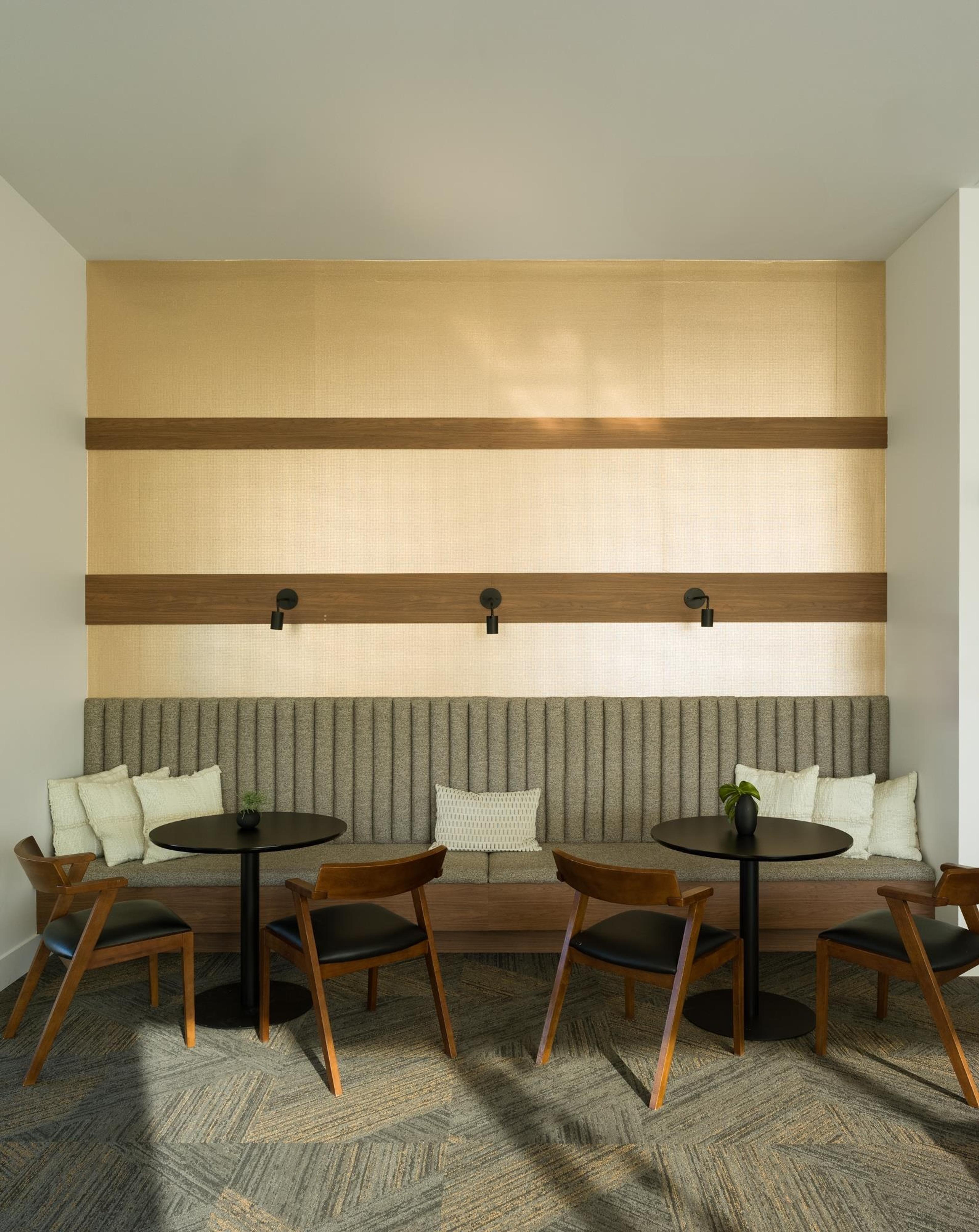 555 Sydney Avenue, Coquitlam - Indoor Amenities - Social lounges / Party rooms - Photo 1