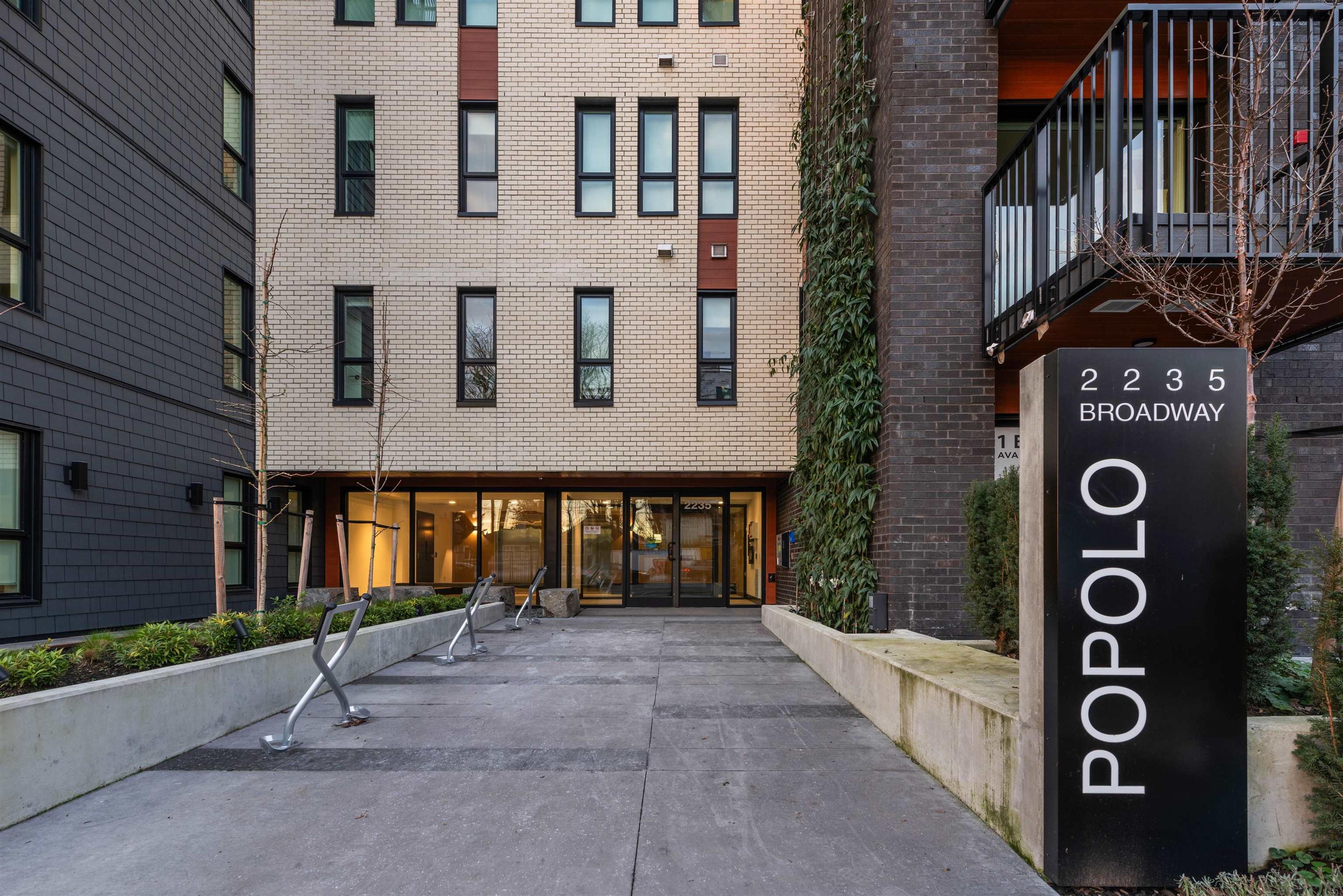 2235 E Broadway, Vancouver - Exteriors - Photo 3