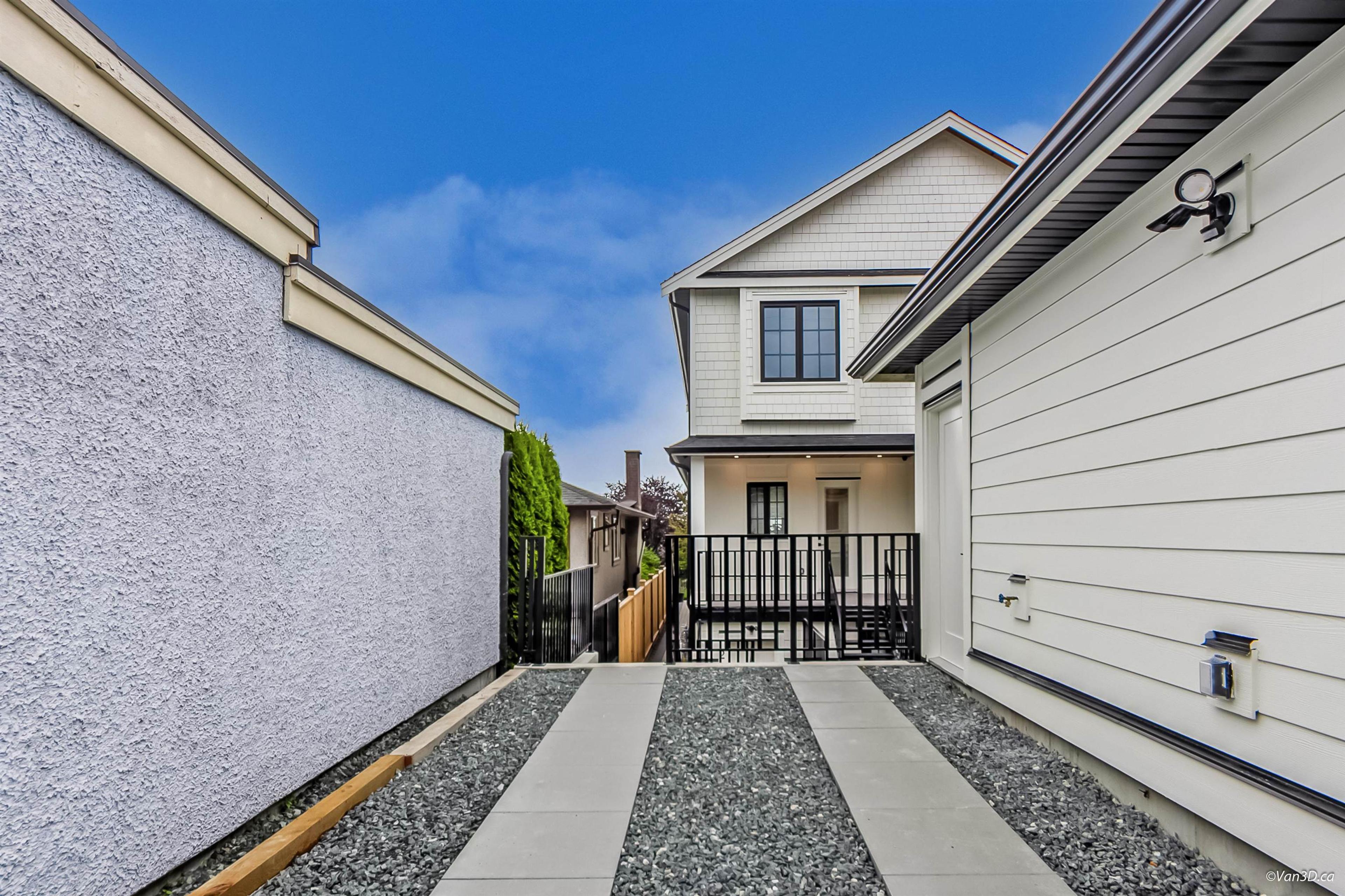 1347 E 64th Avenue, Vancouver - Exteriors - Photo 1