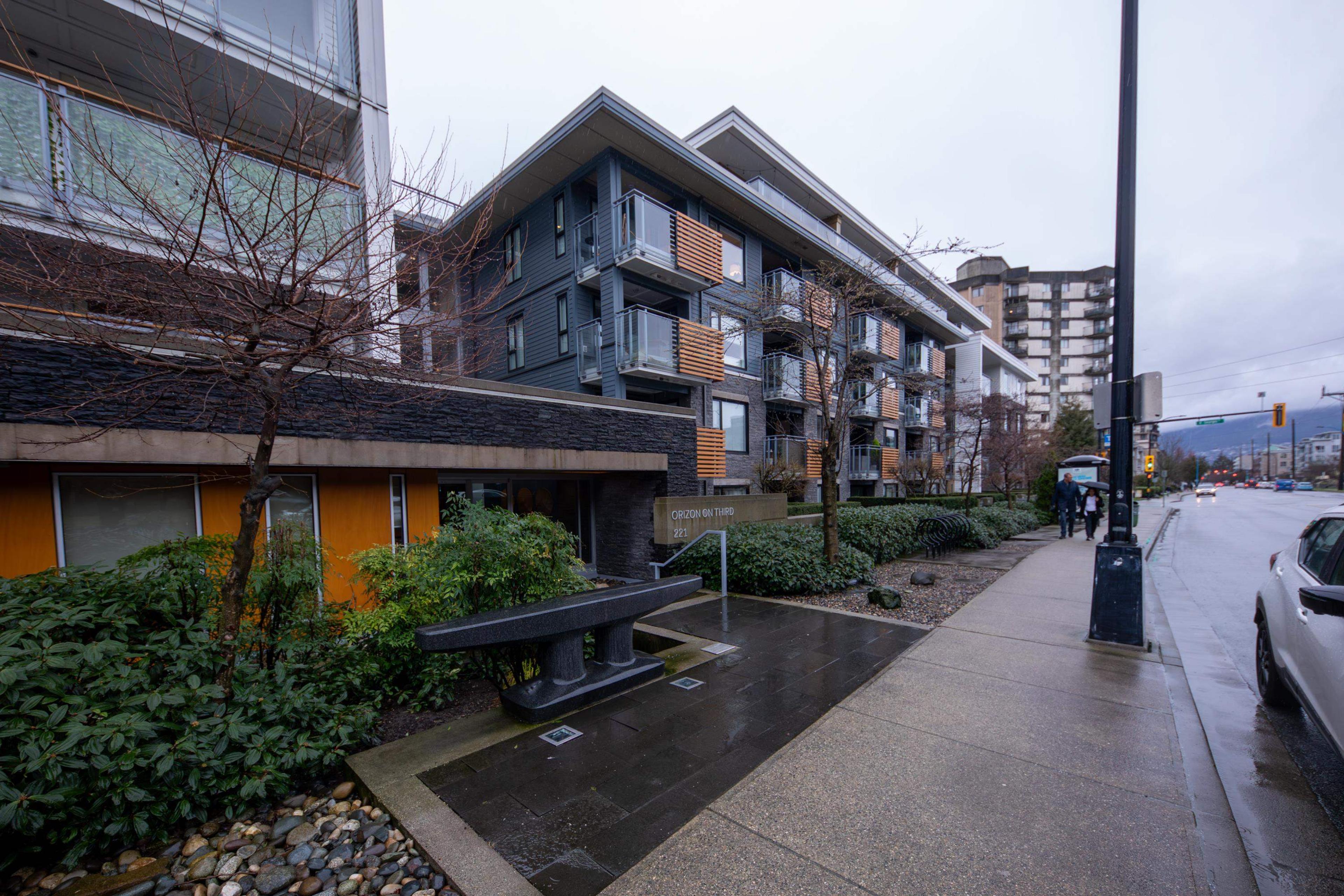 221 E 3rd Street, North Vancouver - Exteriors - Photo 1