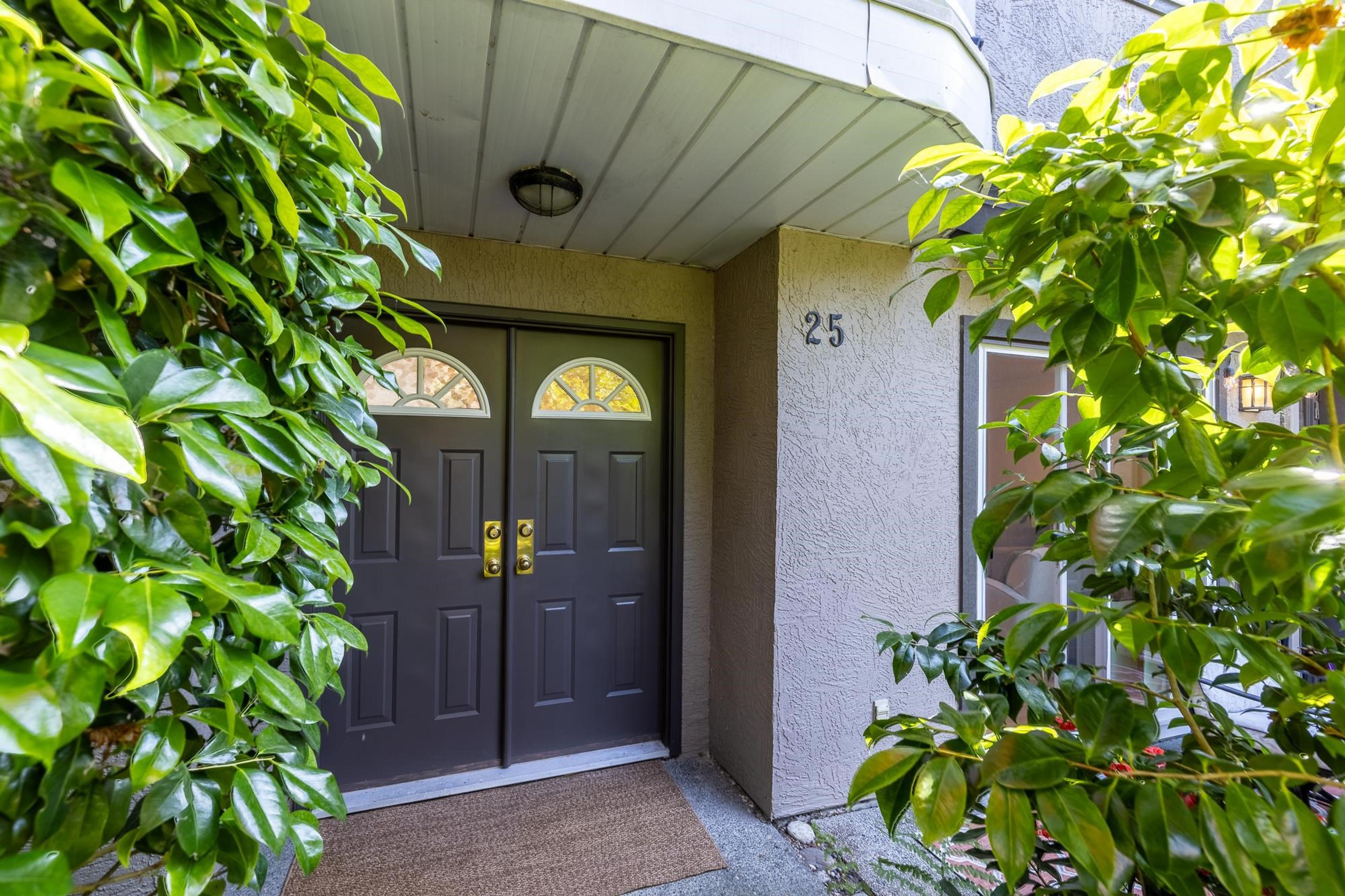 12438 Brunswick Place, Richmond - Exteriors - Photo 4