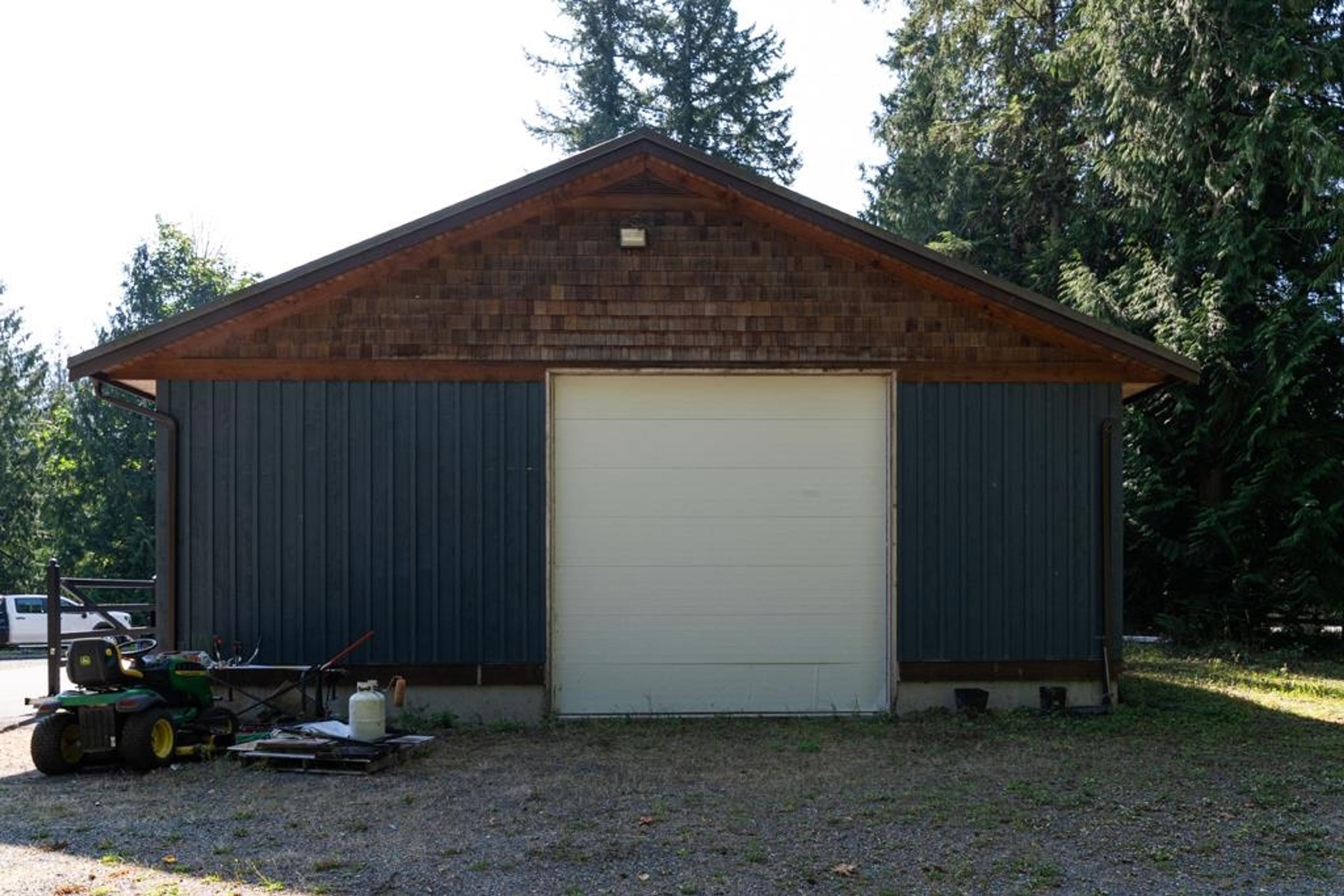 1400 Maple Rock Drive, Columbia Valley - Exteriors - Photo 7