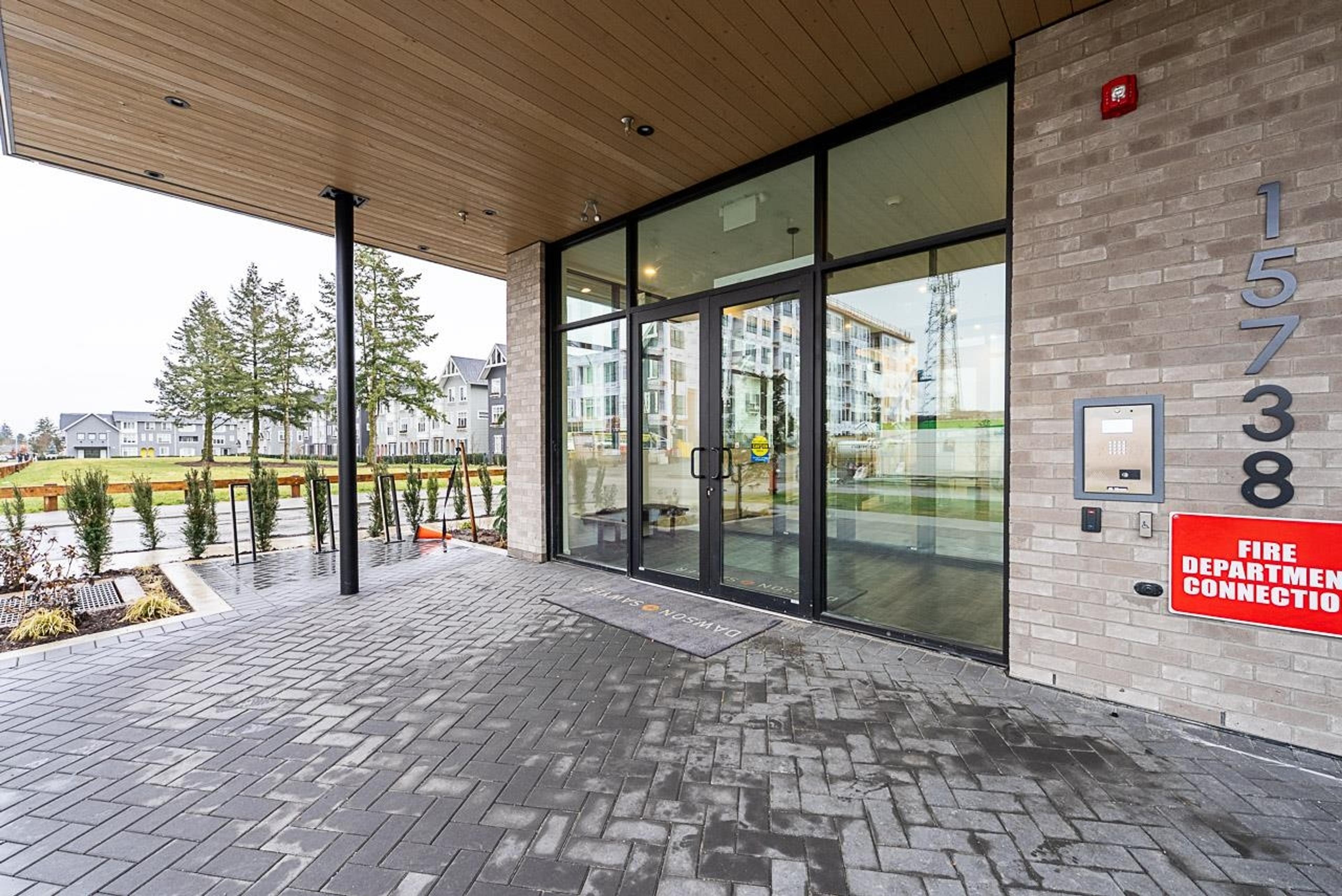 15738 85 Avenue, Surrey - Exteriors - Photo 2