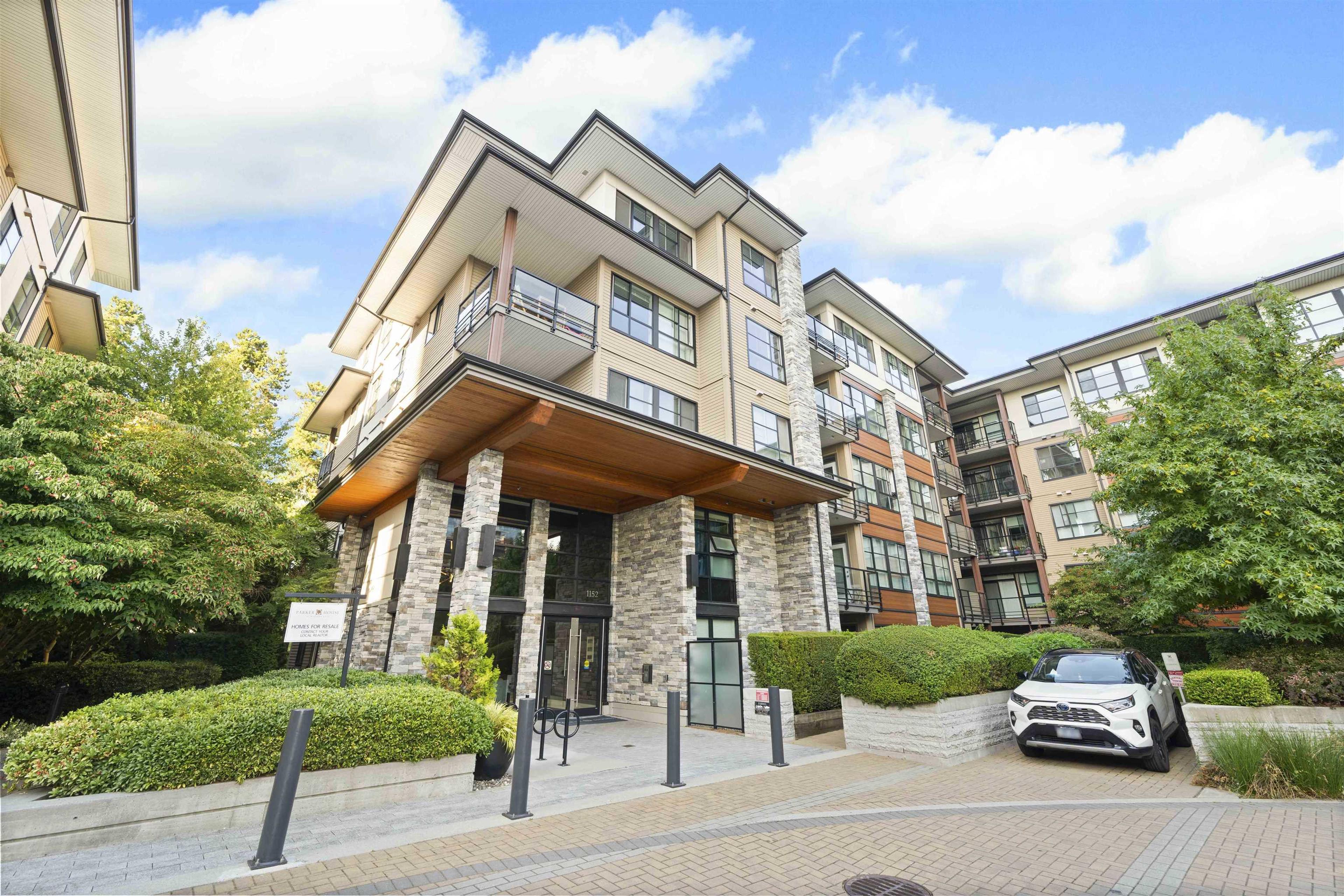 1152 Windsor Mews, Coquitlam - Exteriors - Full Complex View - Photo 3