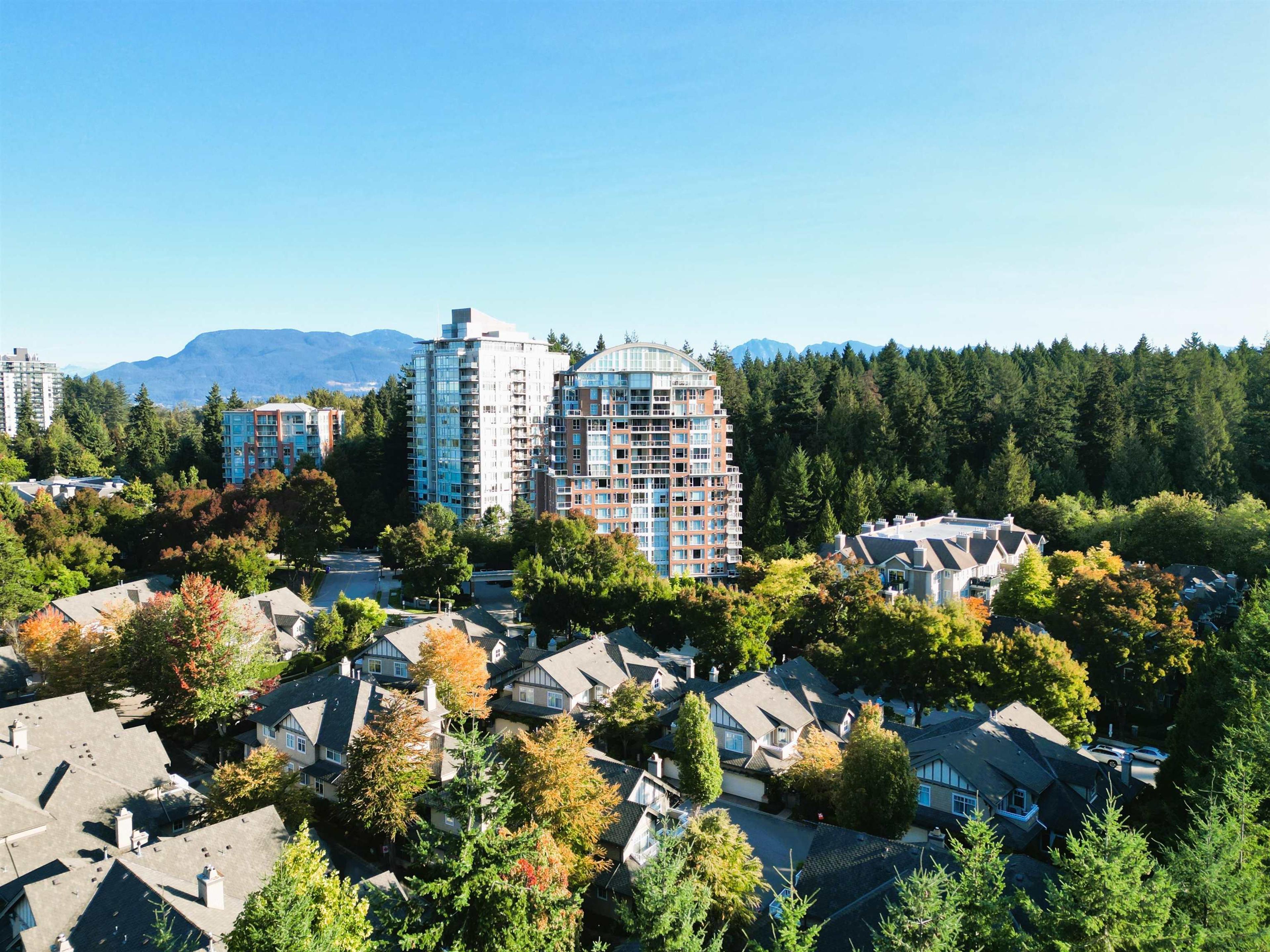 5615 Hampton Place, Vancouver - Exteriors - Photo 2