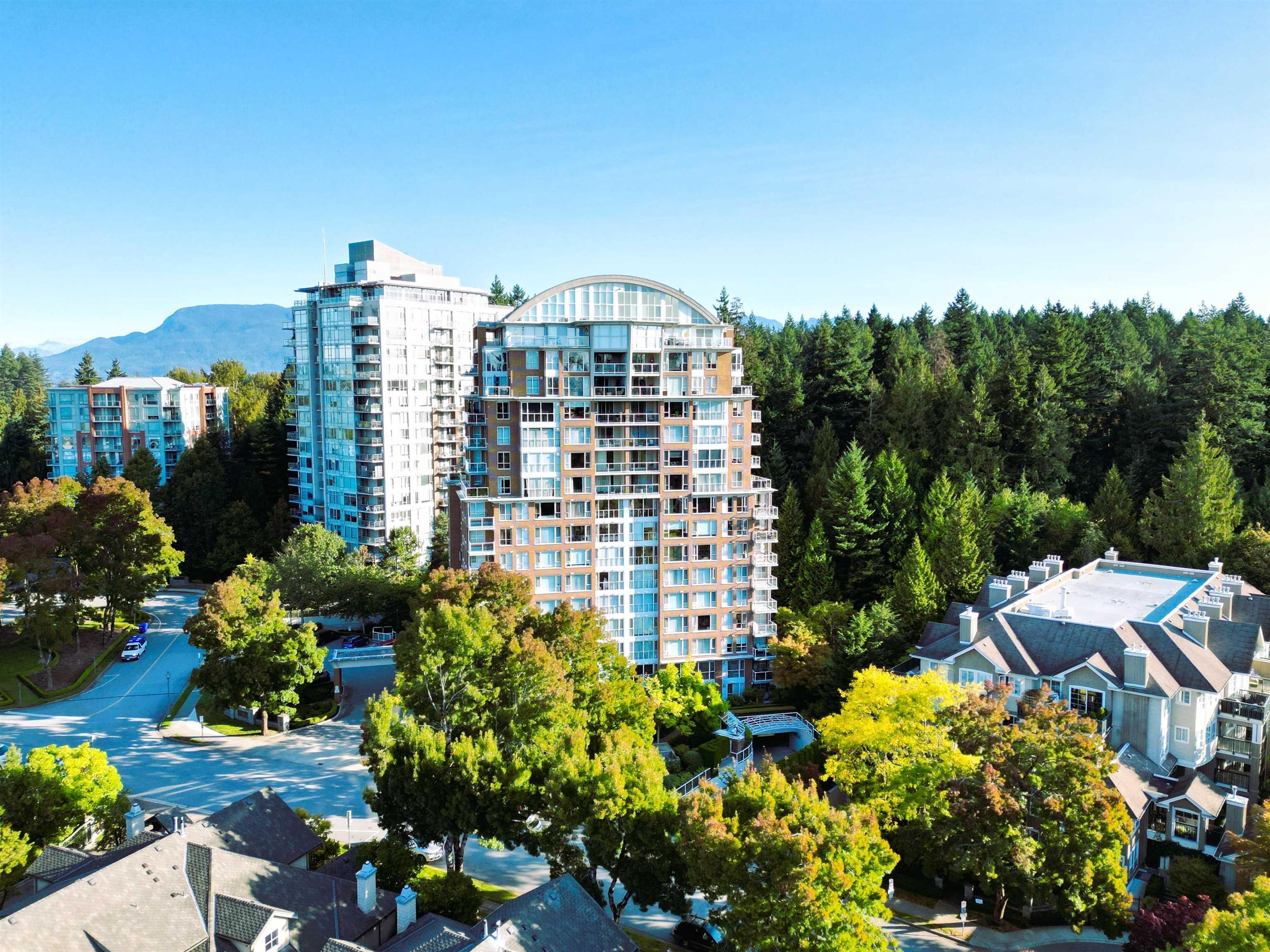 5615 Hampton Place, Vancouver - Exteriors - Photo 3