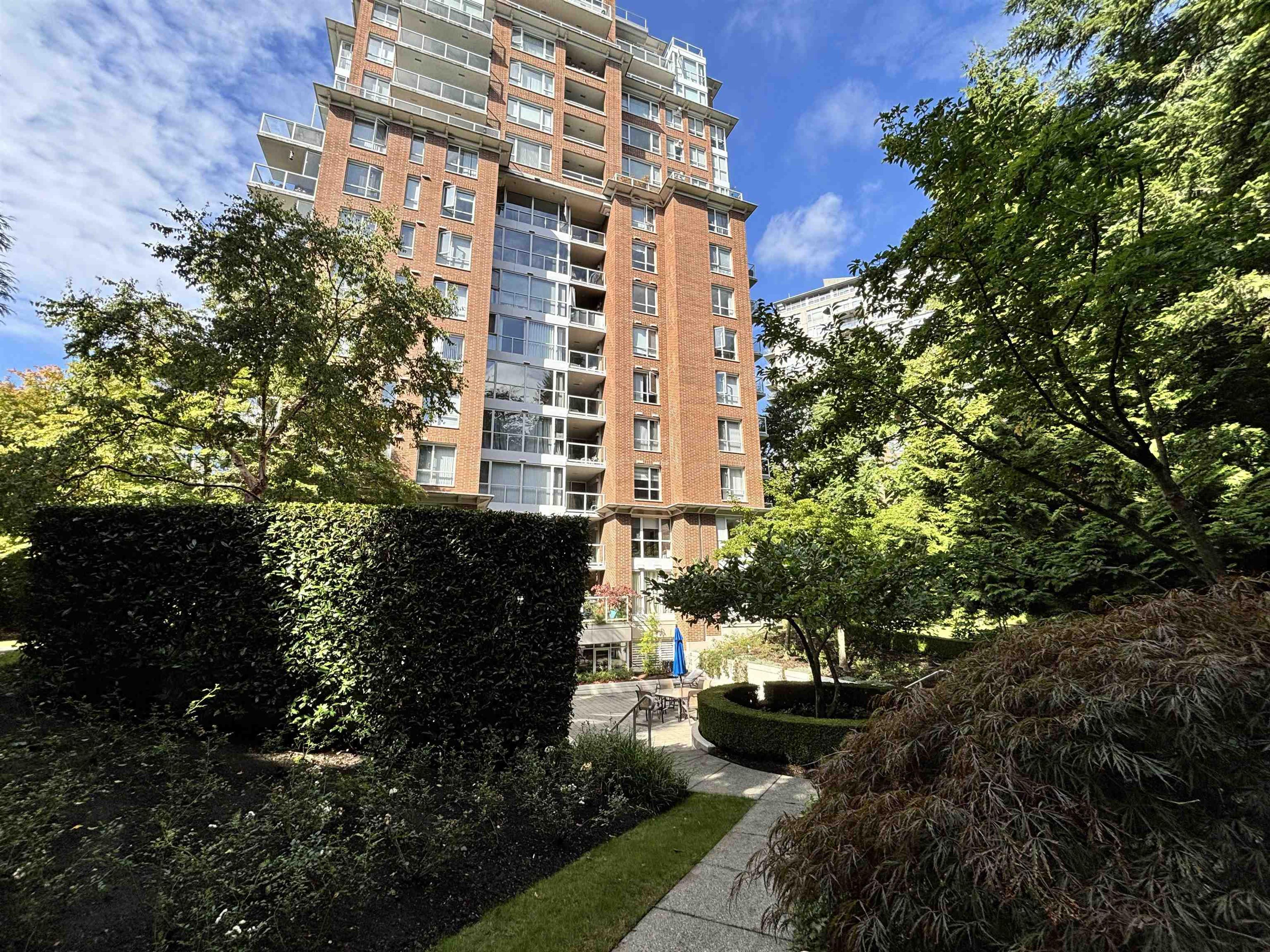 5615 Hampton Place, Vancouver - Exteriors - Photo 6