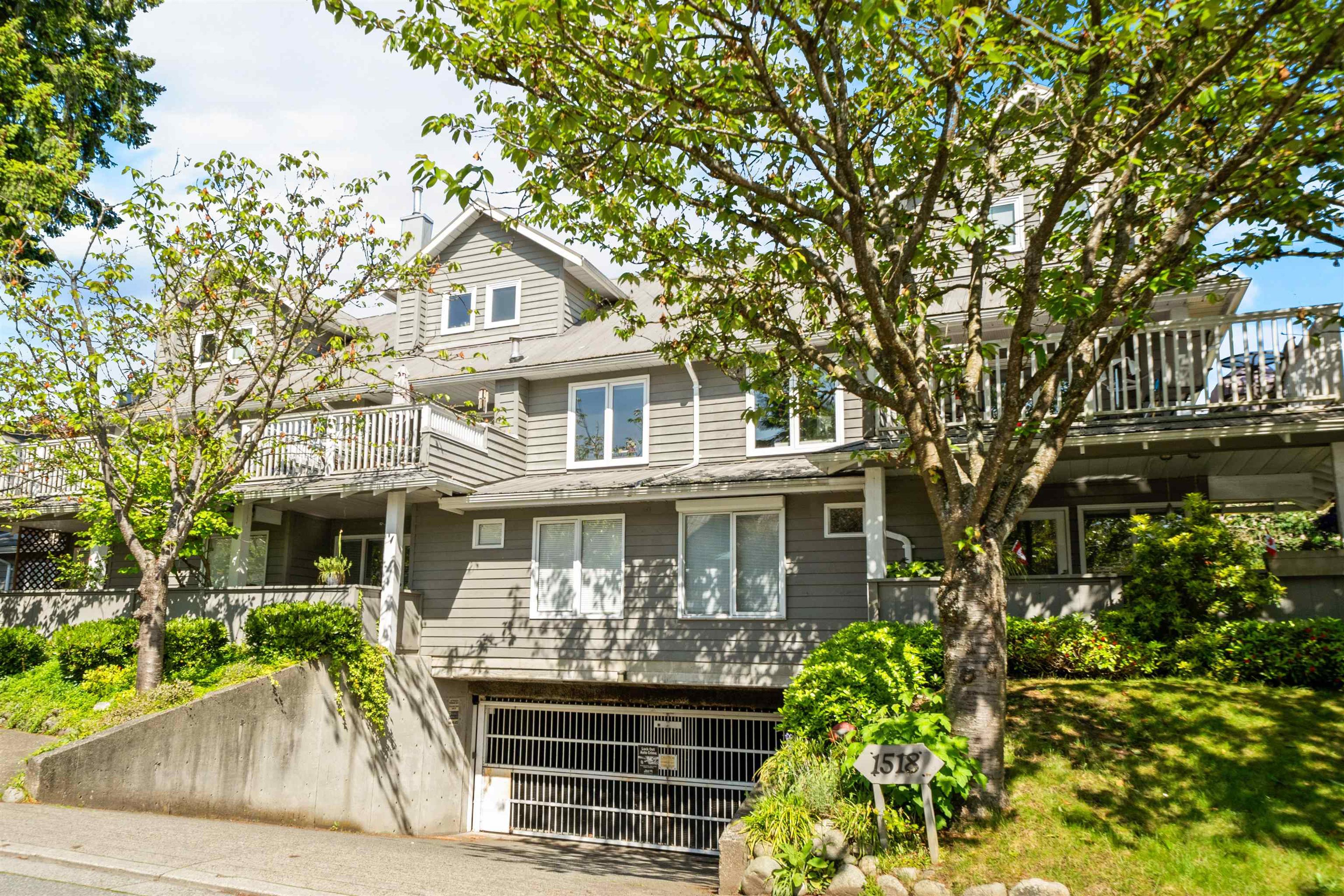 1528 Bowser Avenue, North Vancouver - Exteriors - Photo 4