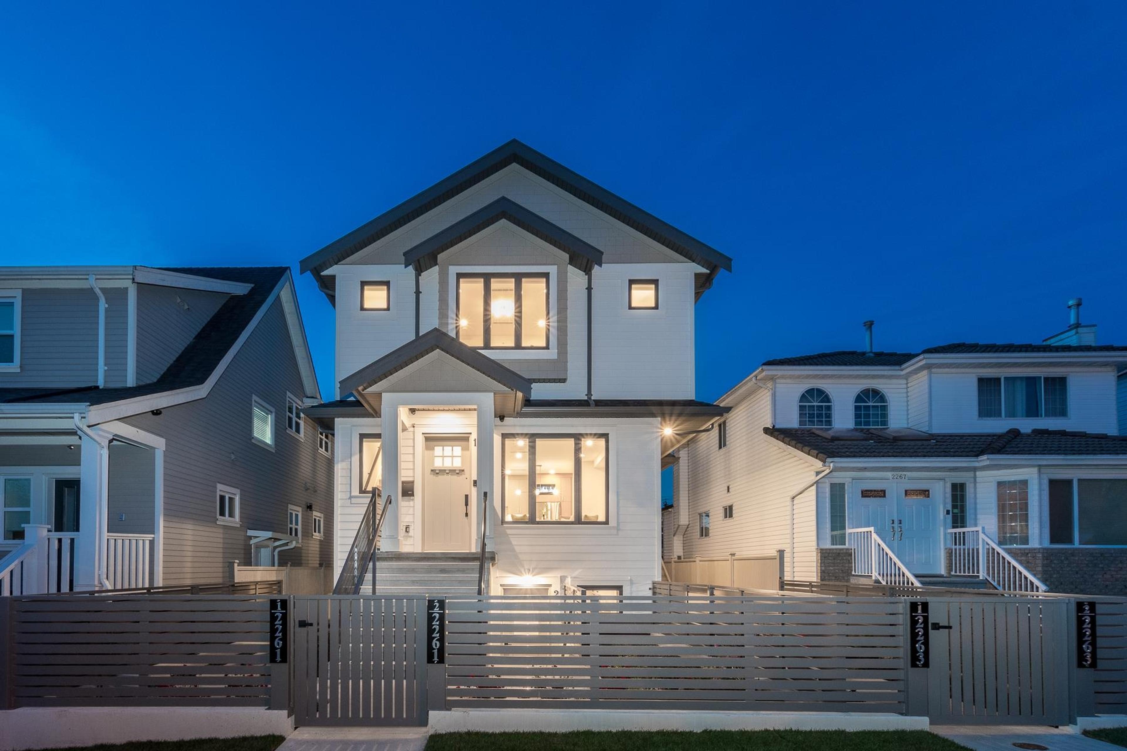 2261 E 35th Avenue, Vancouver - Exteriors - Photo 2