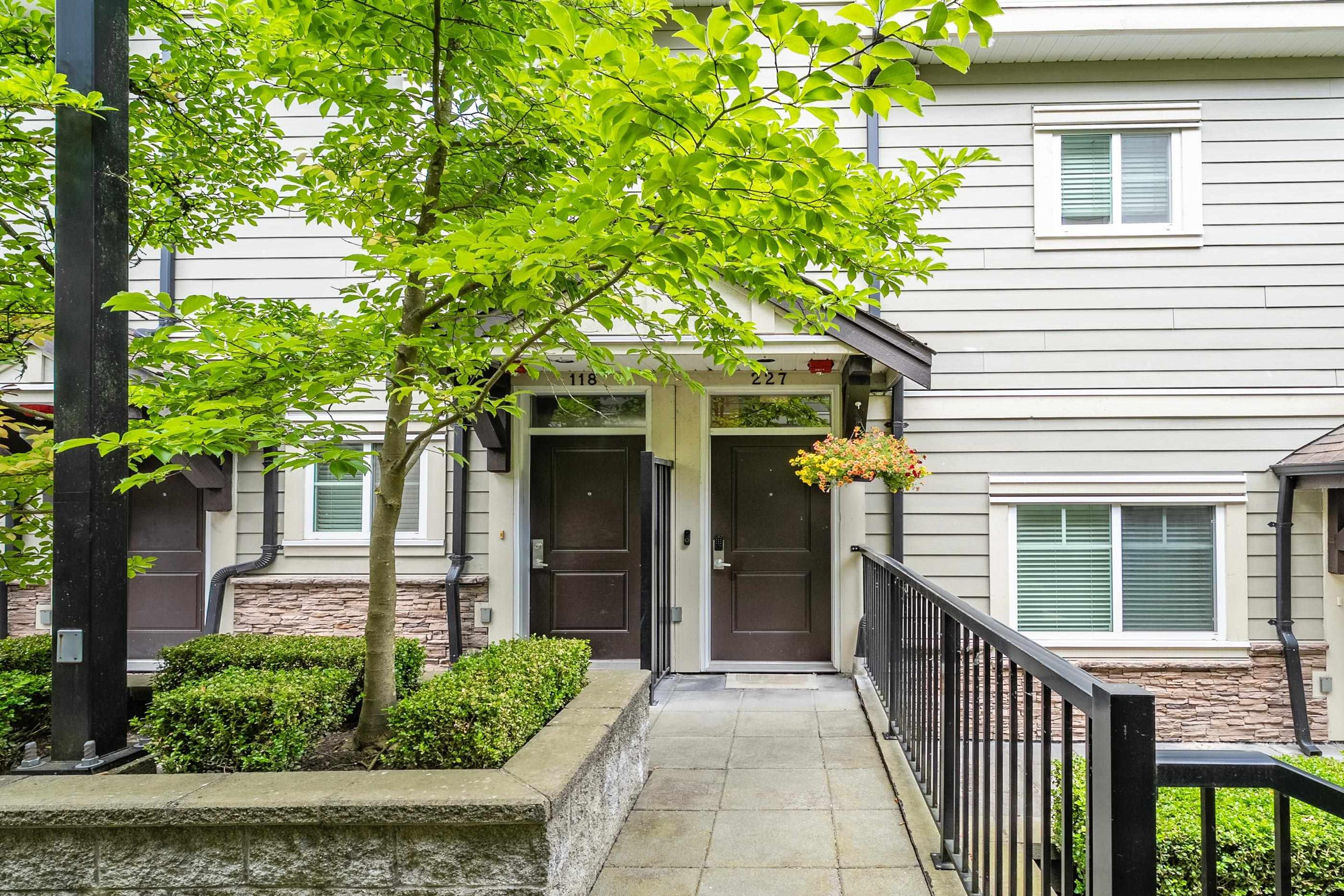 3888 Norfolk Street, Burnaby - Exteriors - Photo 2