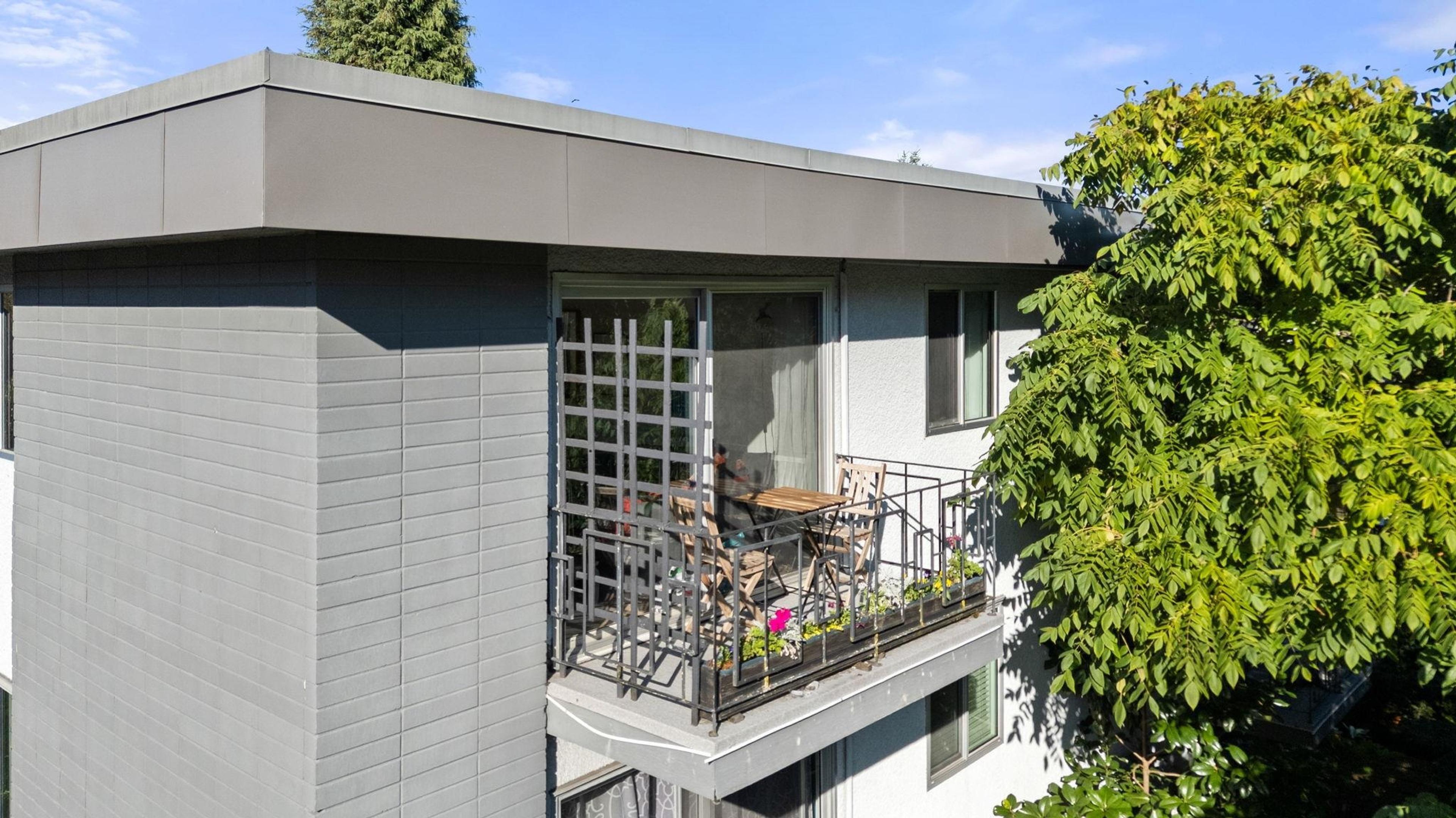 3680 Oak Street, Vancouver - Exteriors - Photo 2