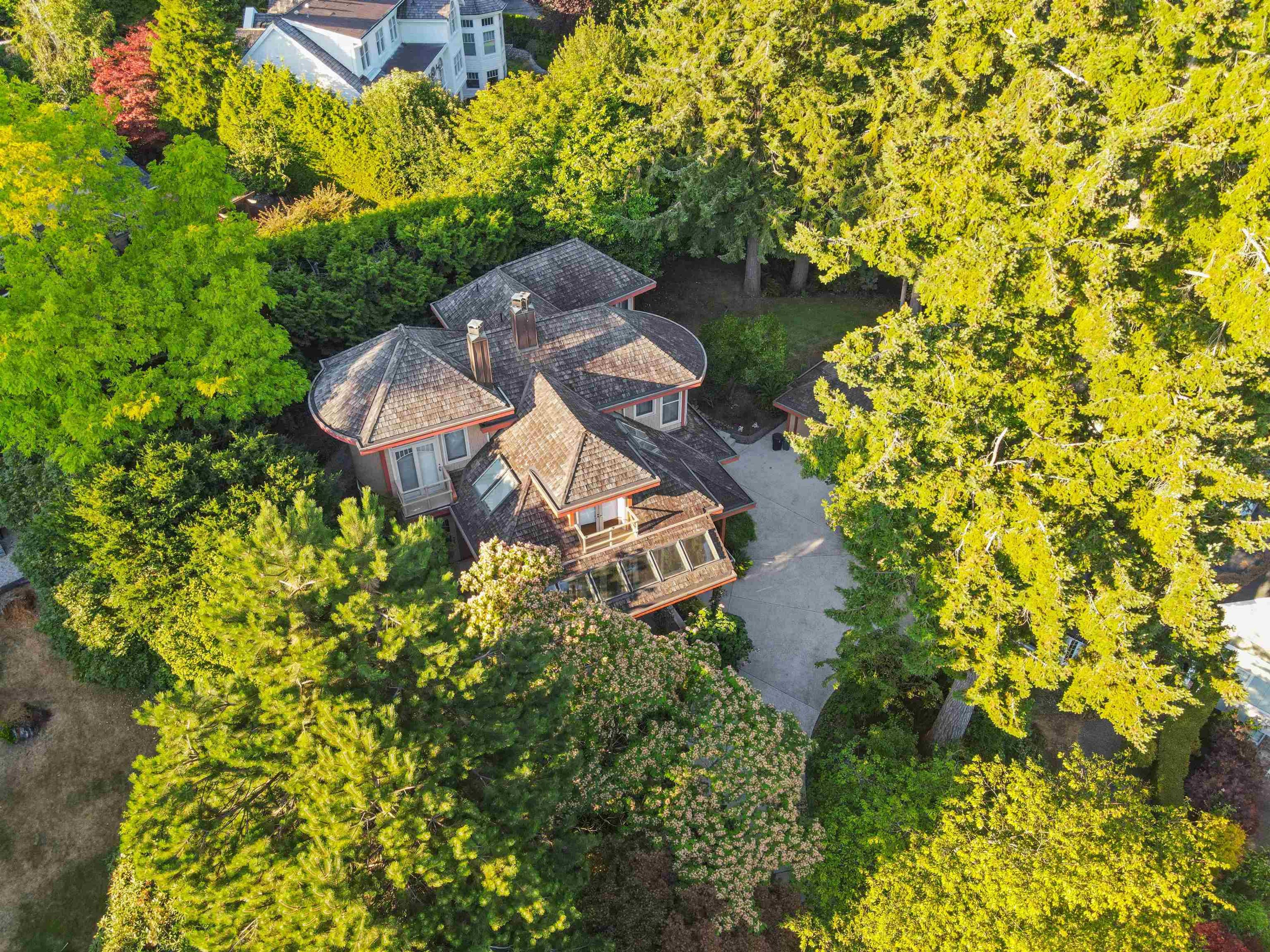 2919 Tower Hill Crescent, West Vancouver - Exteriors - Drone/Aerial View - Photo 1