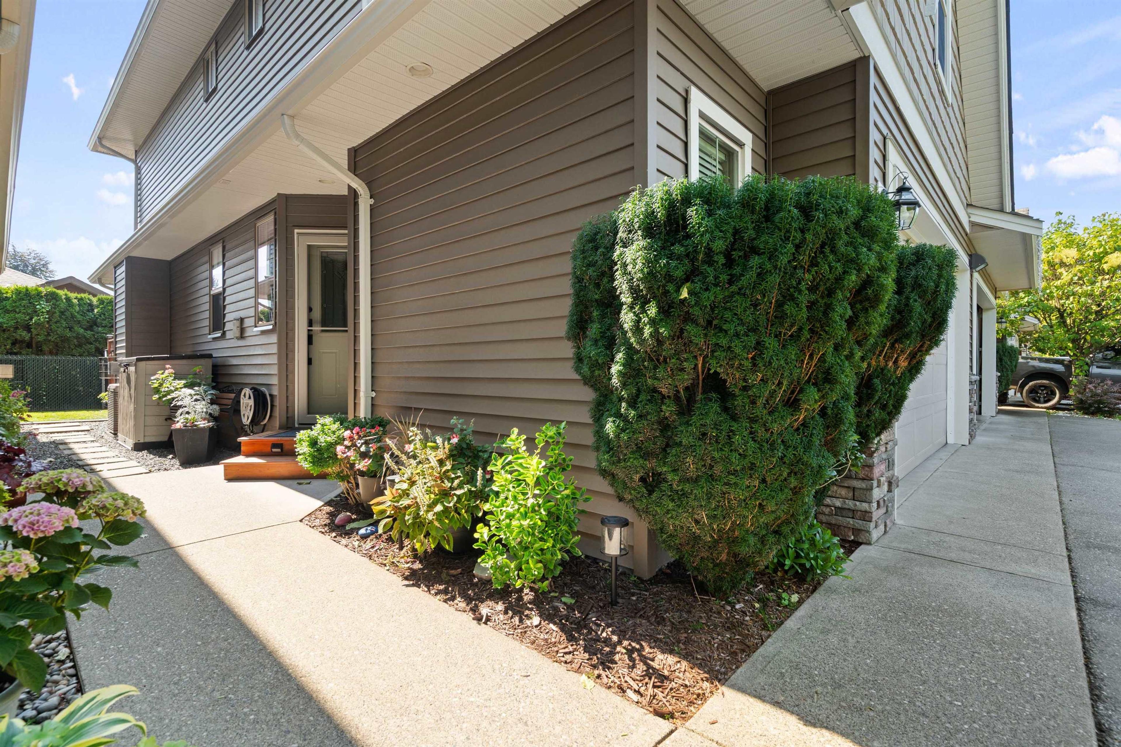 1854 Heath Road, Agassiz - Exteriors - Photo 1