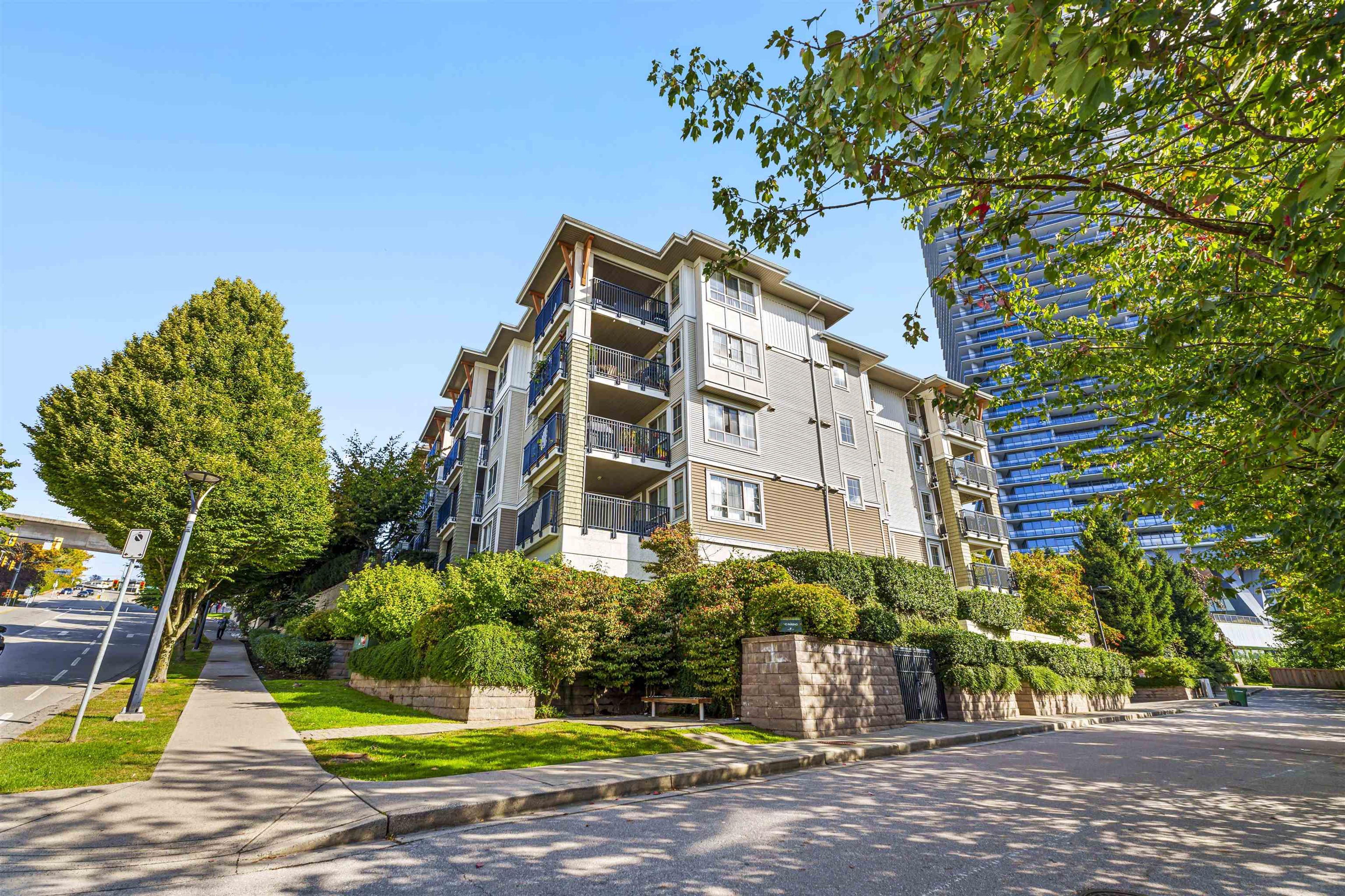 2088 Beta Avenue, Burnaby - Exteriors - Photo 3