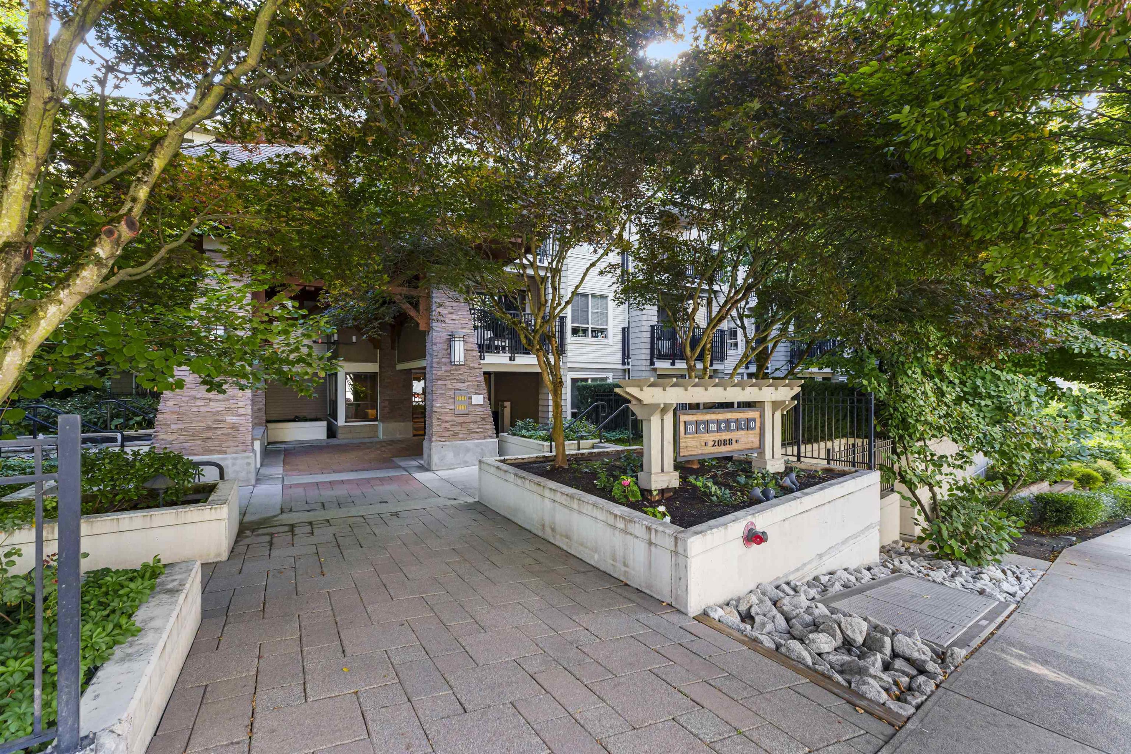 2088 Beta Avenue, Burnaby - Exteriors - Photo 4