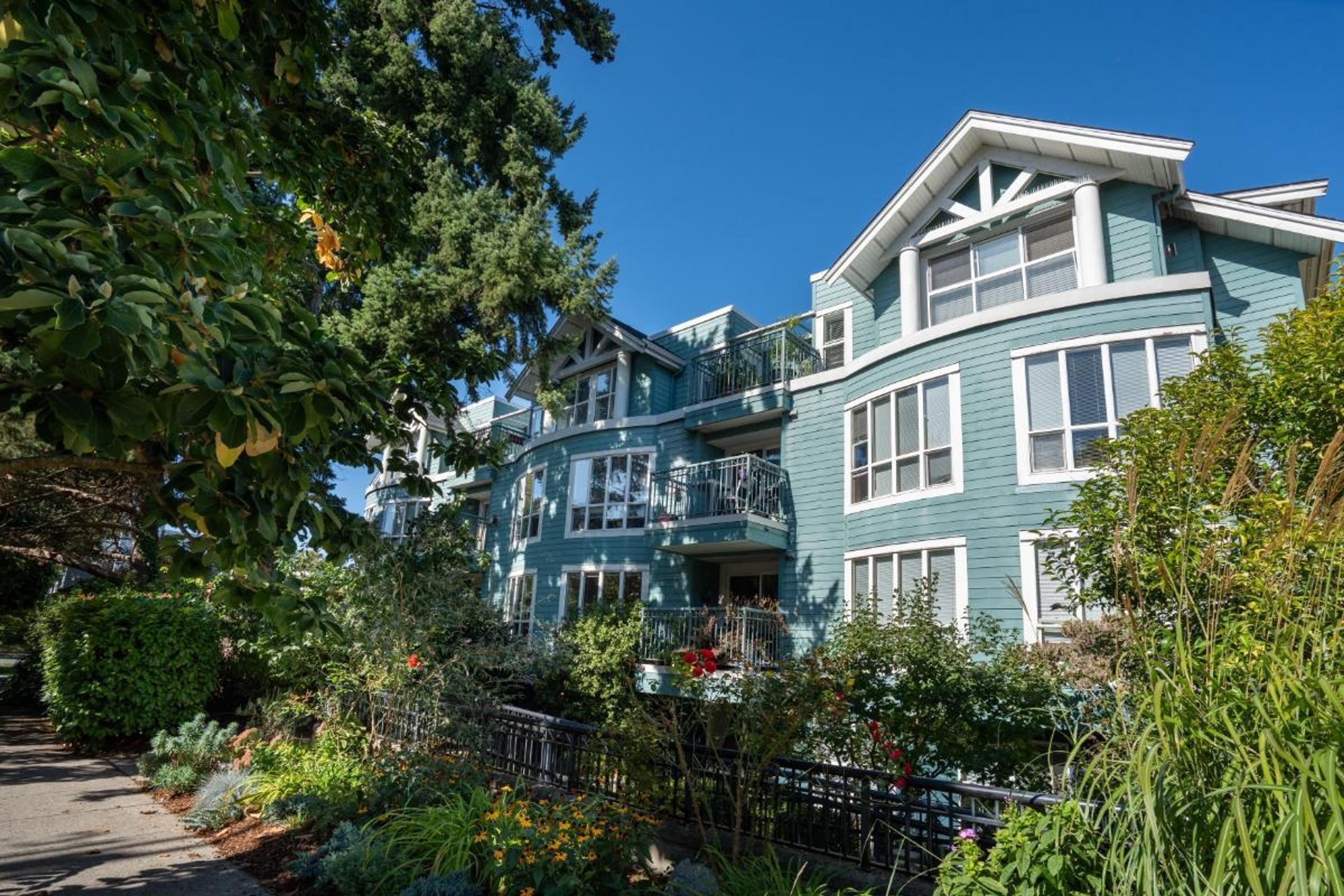 1617 Grant Street, Vancouver - Exteriors - Photo 3