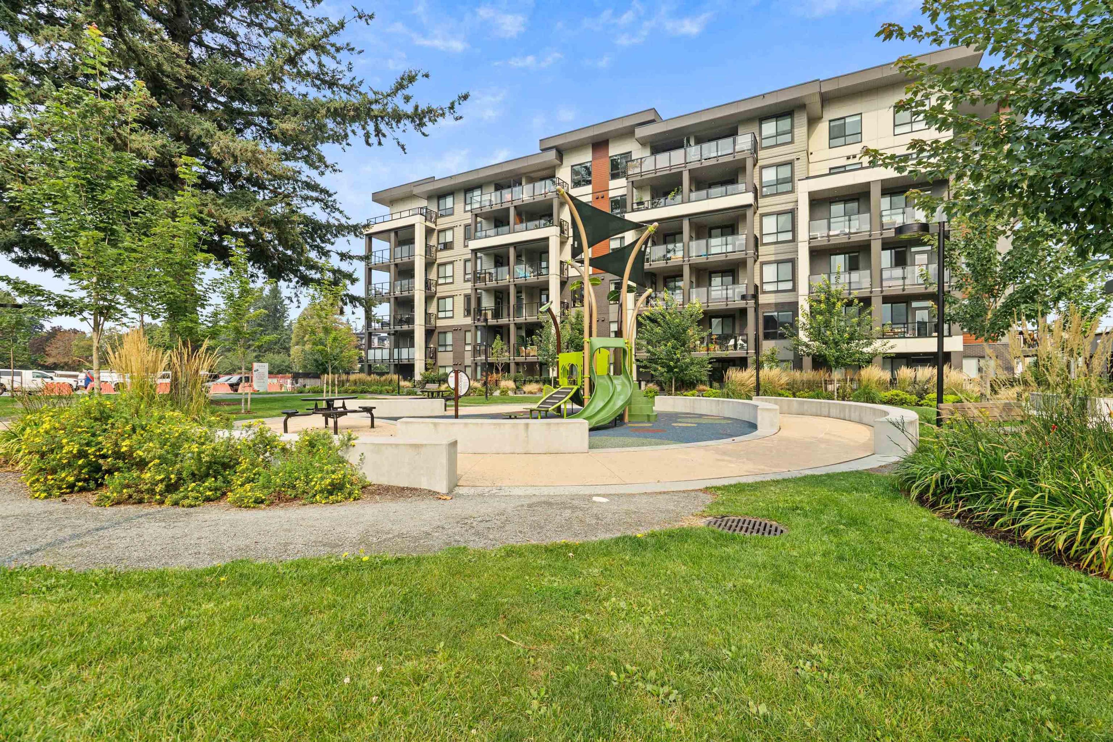 45505 Campus Drive, Chilliwack - Exteriors - Full Complex View - Photo 5