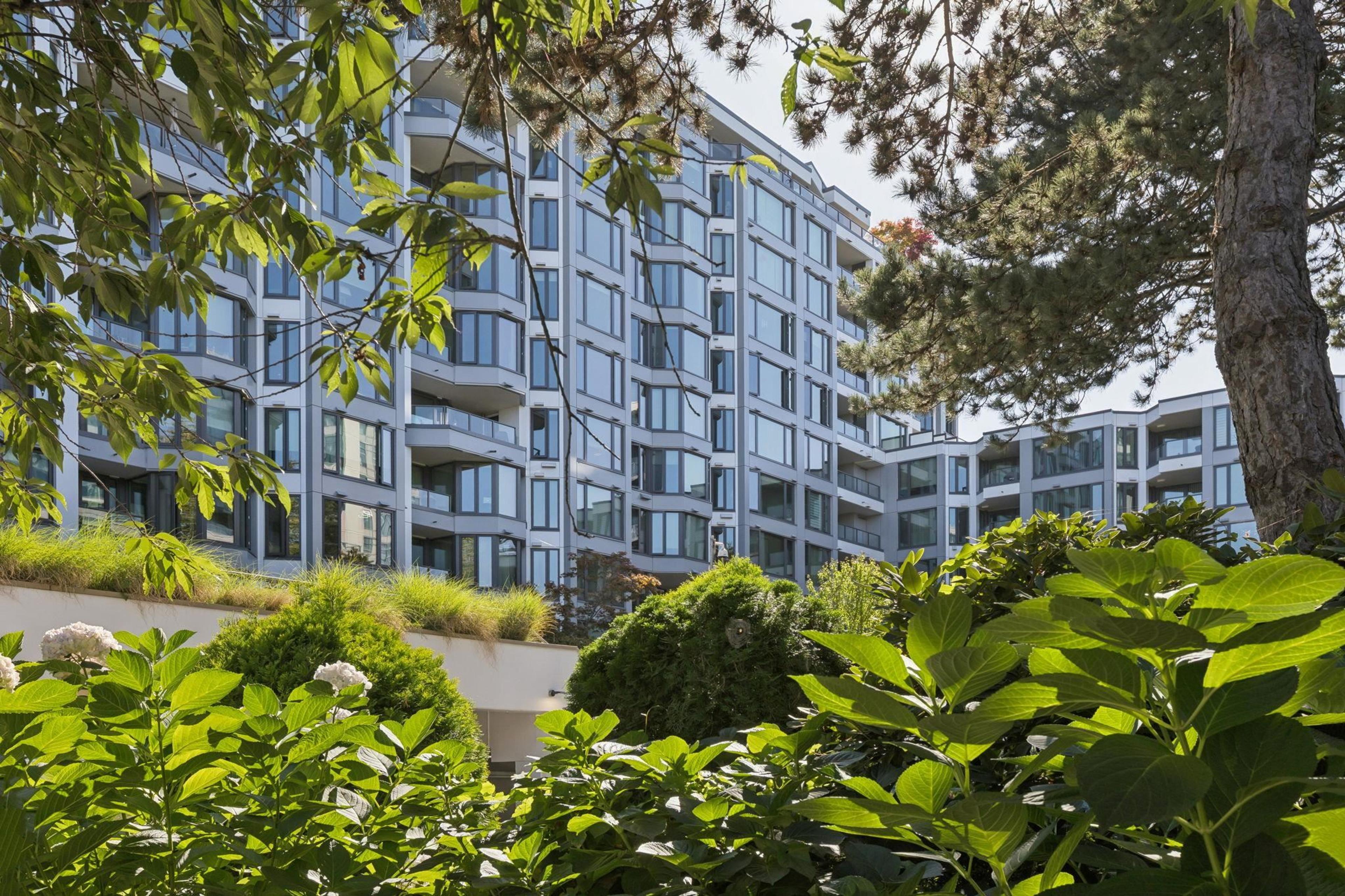 2201 Pine Street, Vancouver - Exteriors - Photo 1