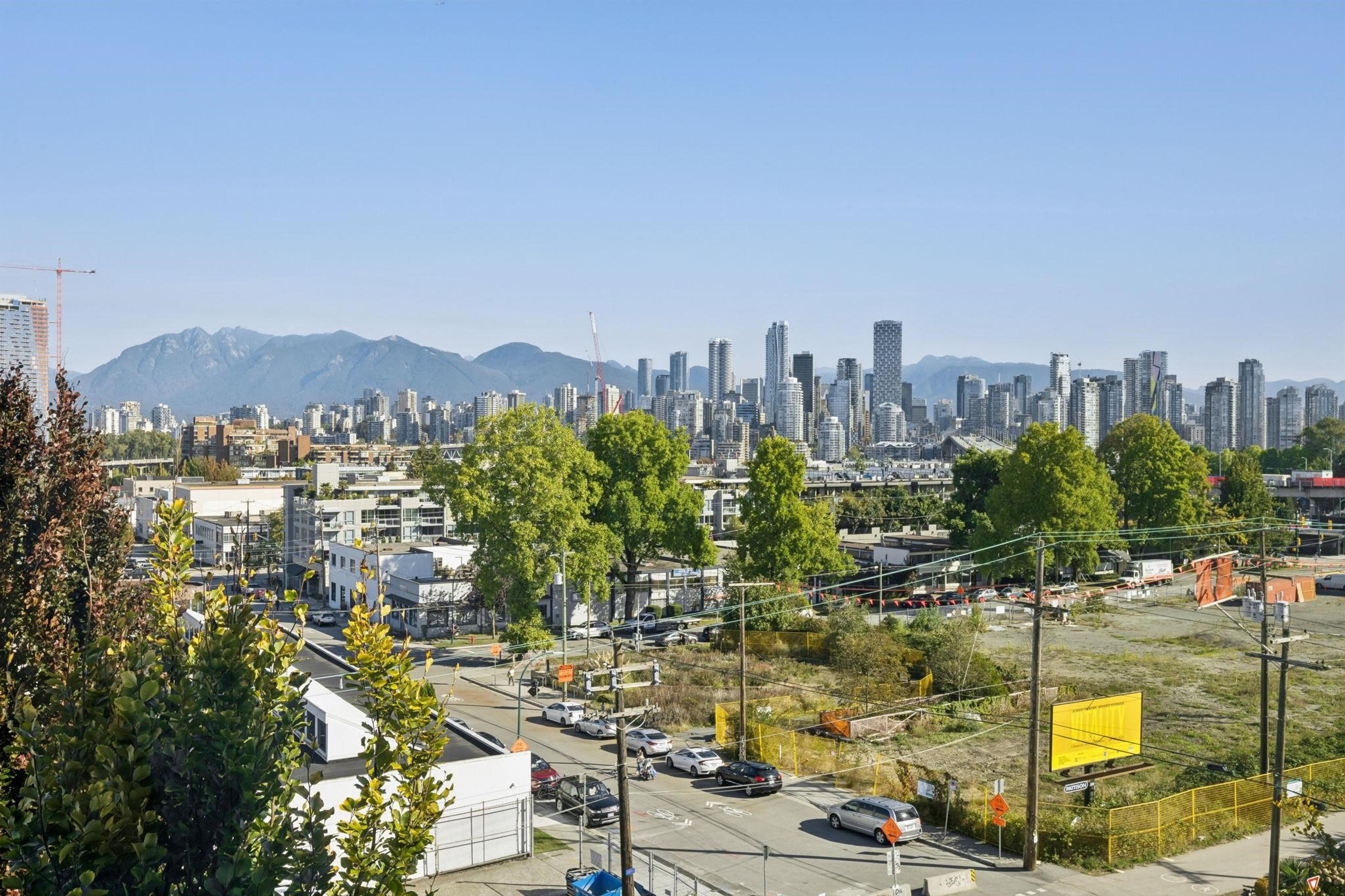 2201 Pine Street, Vancouver - Exteriors - Photo 3