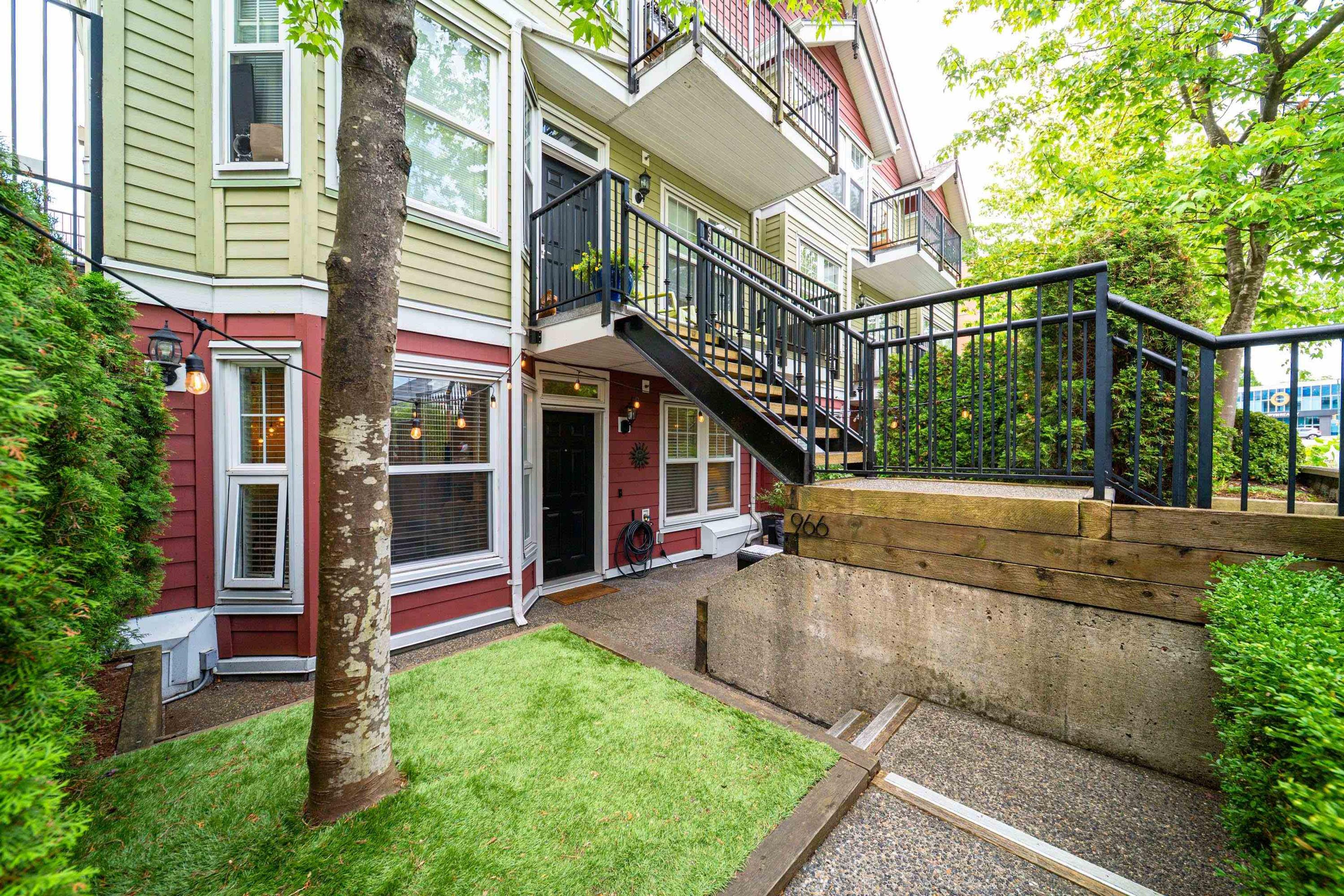 966 W 16th Avenue, Vancouver - Exteriors - Photo 3