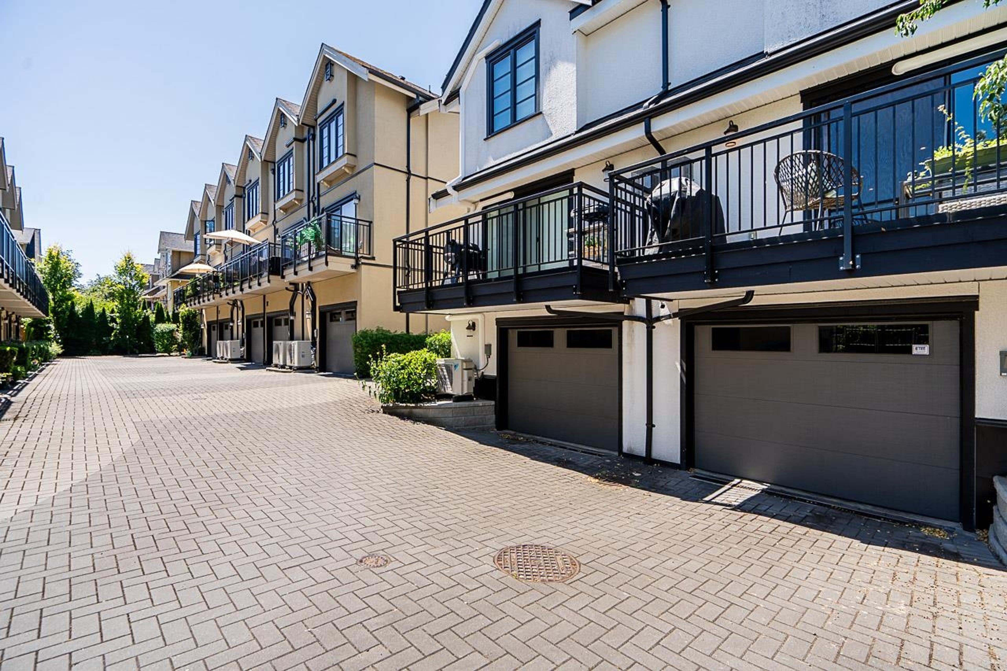 4320 Knight Street, Vancouver - Exteriors - Full Complex View - Photo 3