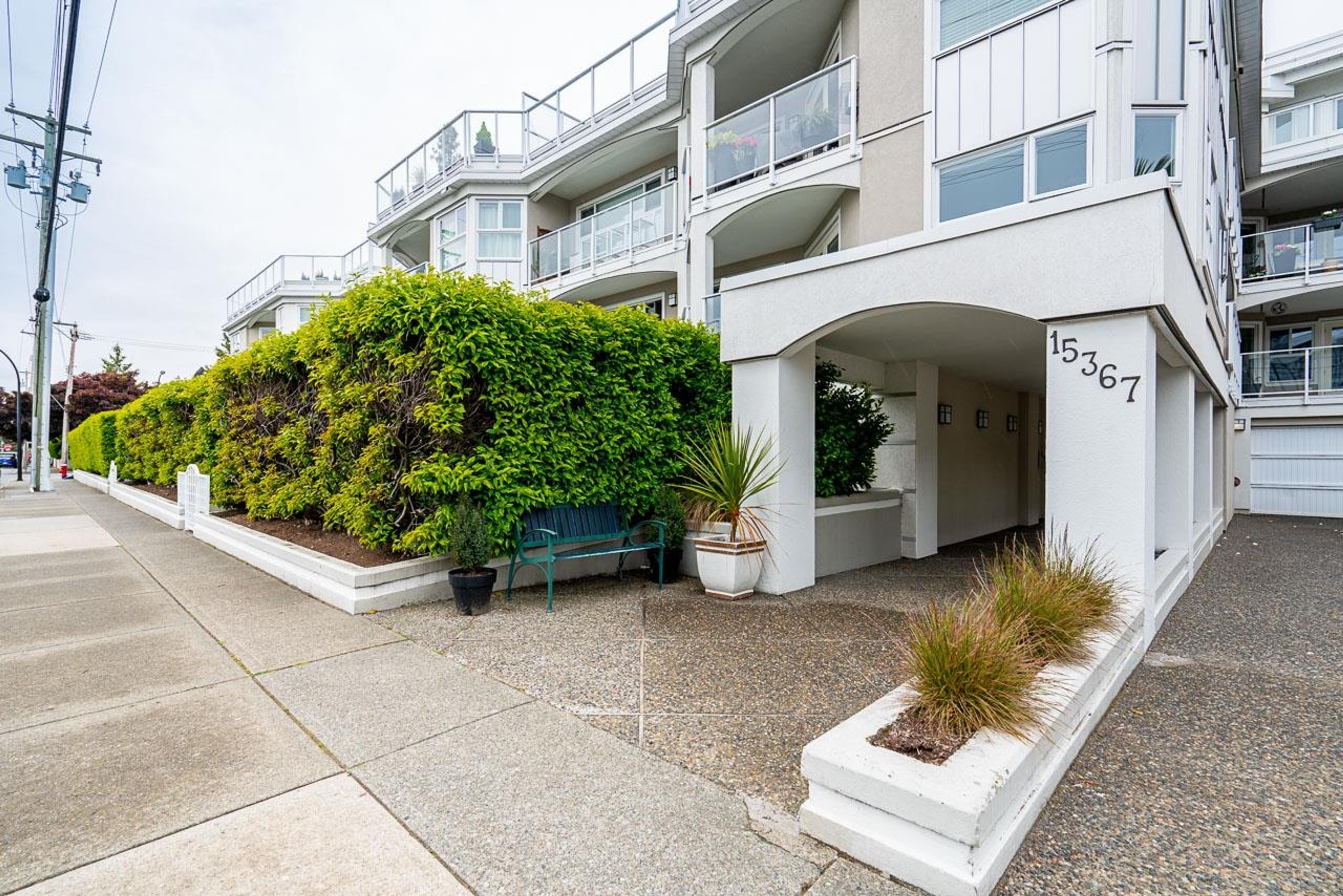 15367 Buena Vista Avenue, White Rock - Exteriors - Photo 2