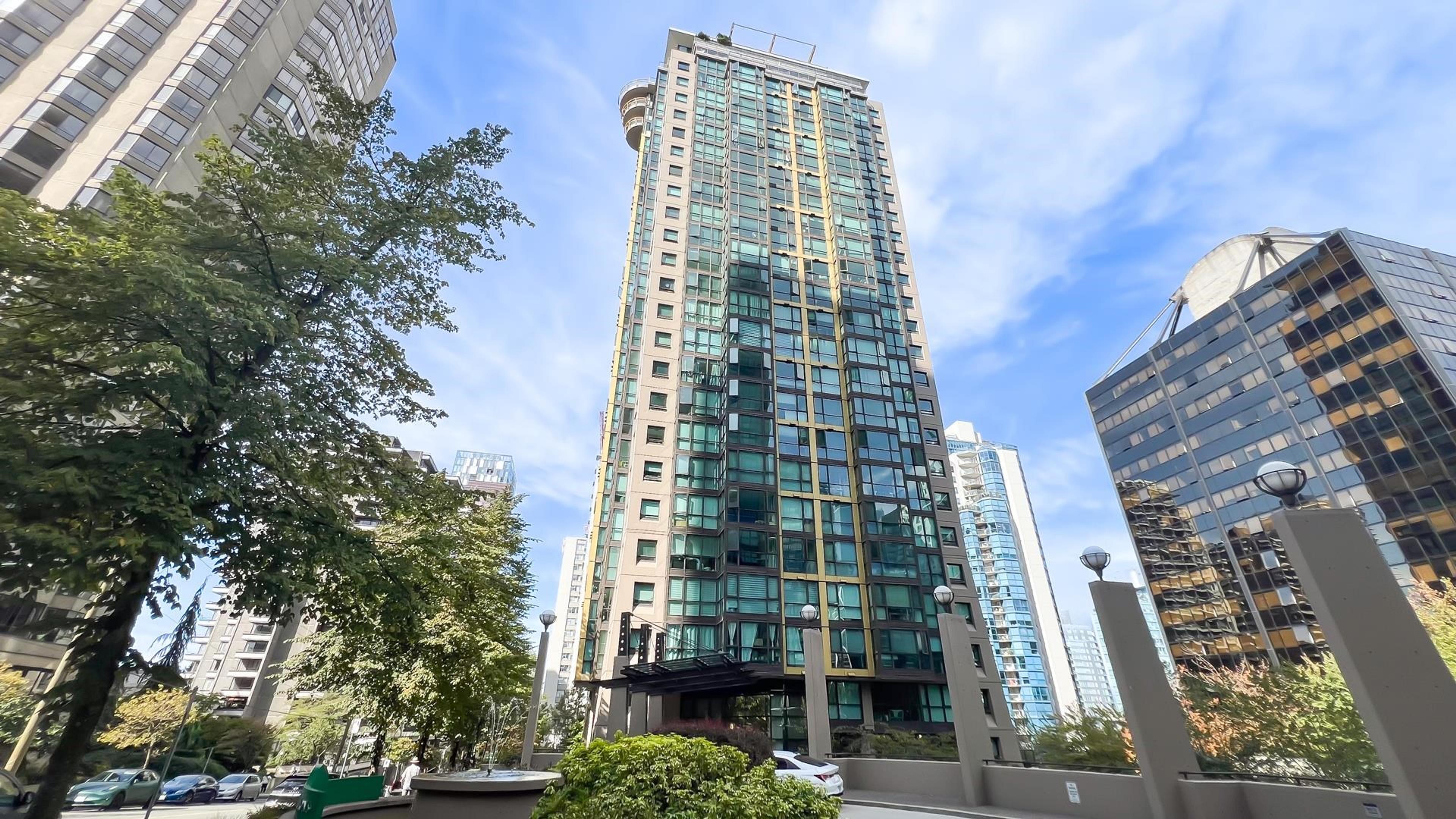 1331 Alberni Street, Vancouver - Exteriors - Photo 2