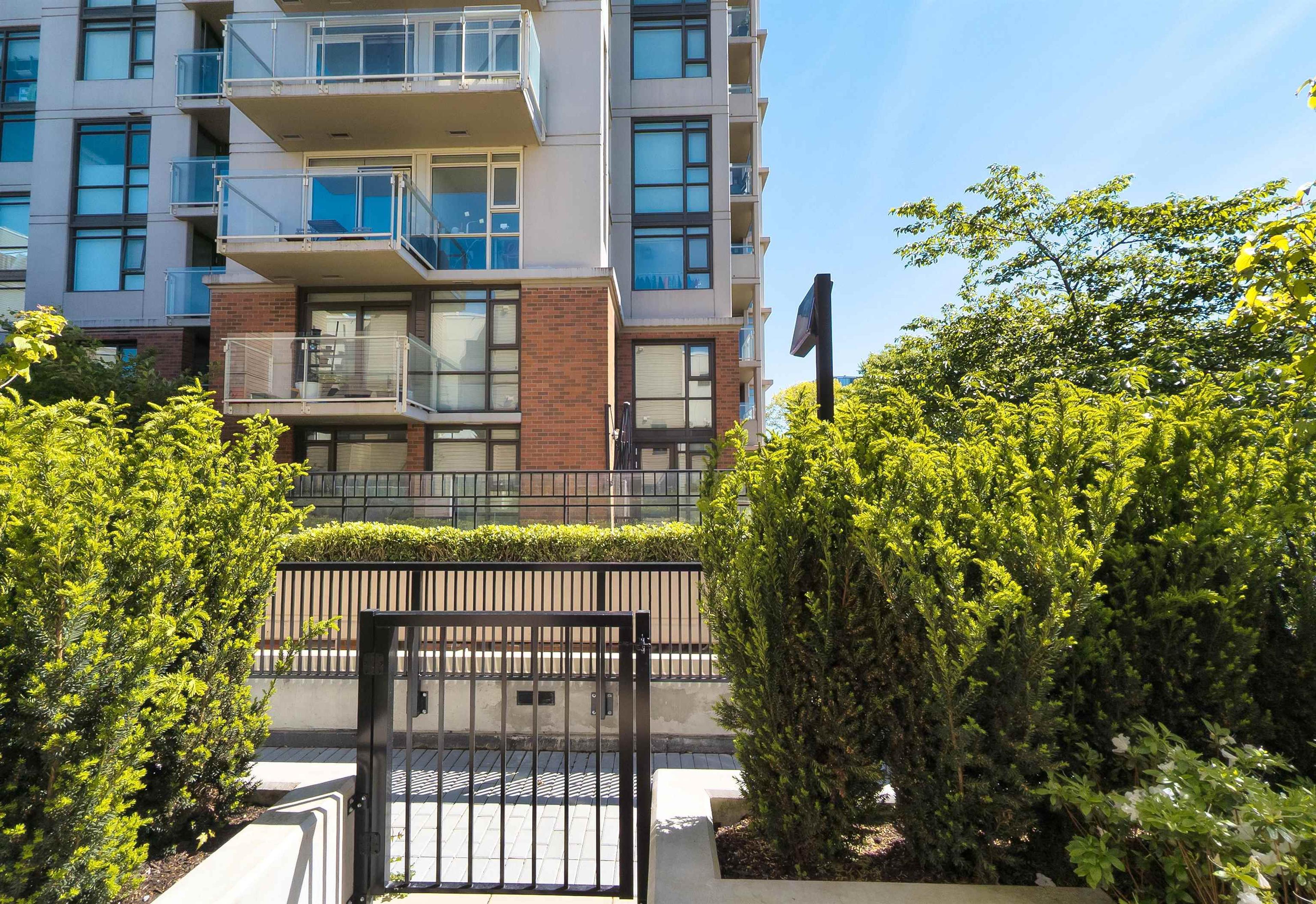 8428 Park Road, Richmond - Exteriors - Photo 2