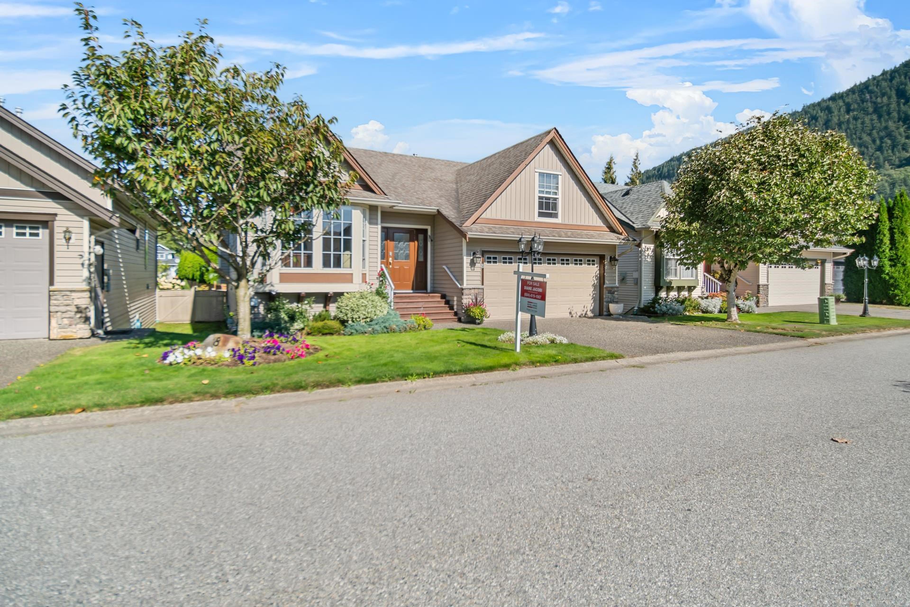 349 Walnut Avenue, Harrison Hot Springs - Exteriors - Photo 2