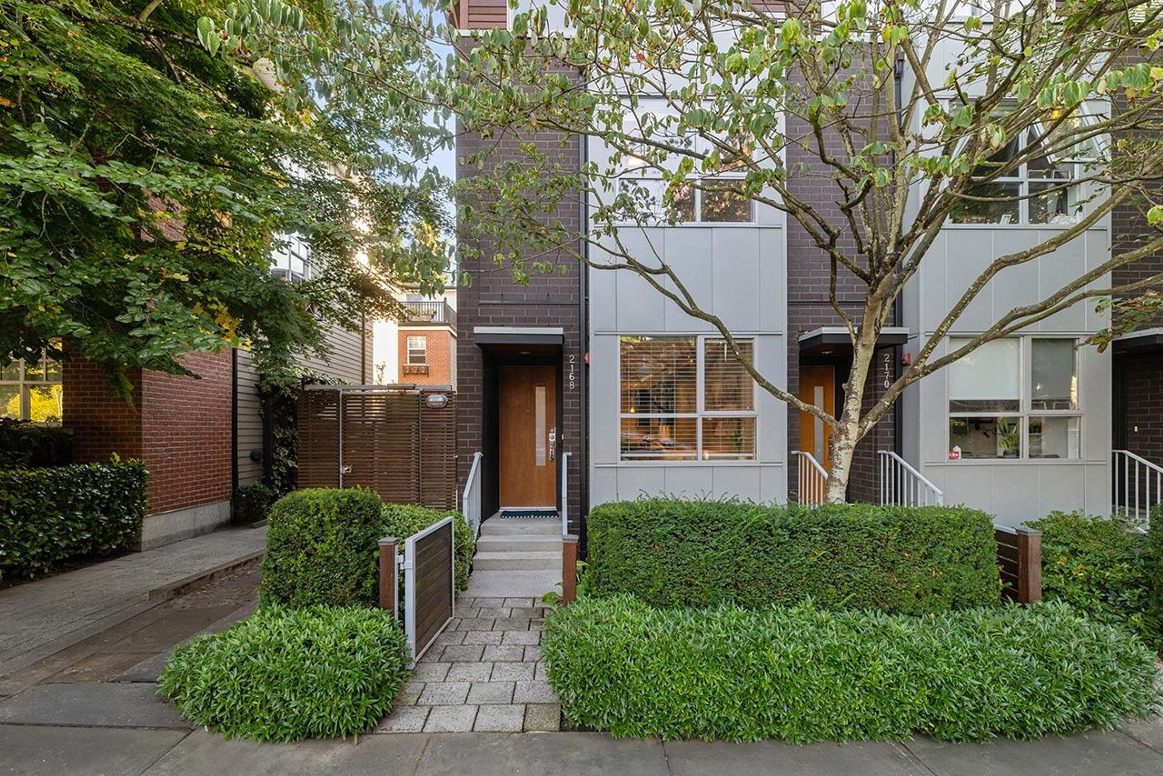 2188 W 8th Avenue, Vancouver - Exteriors - Photo 1