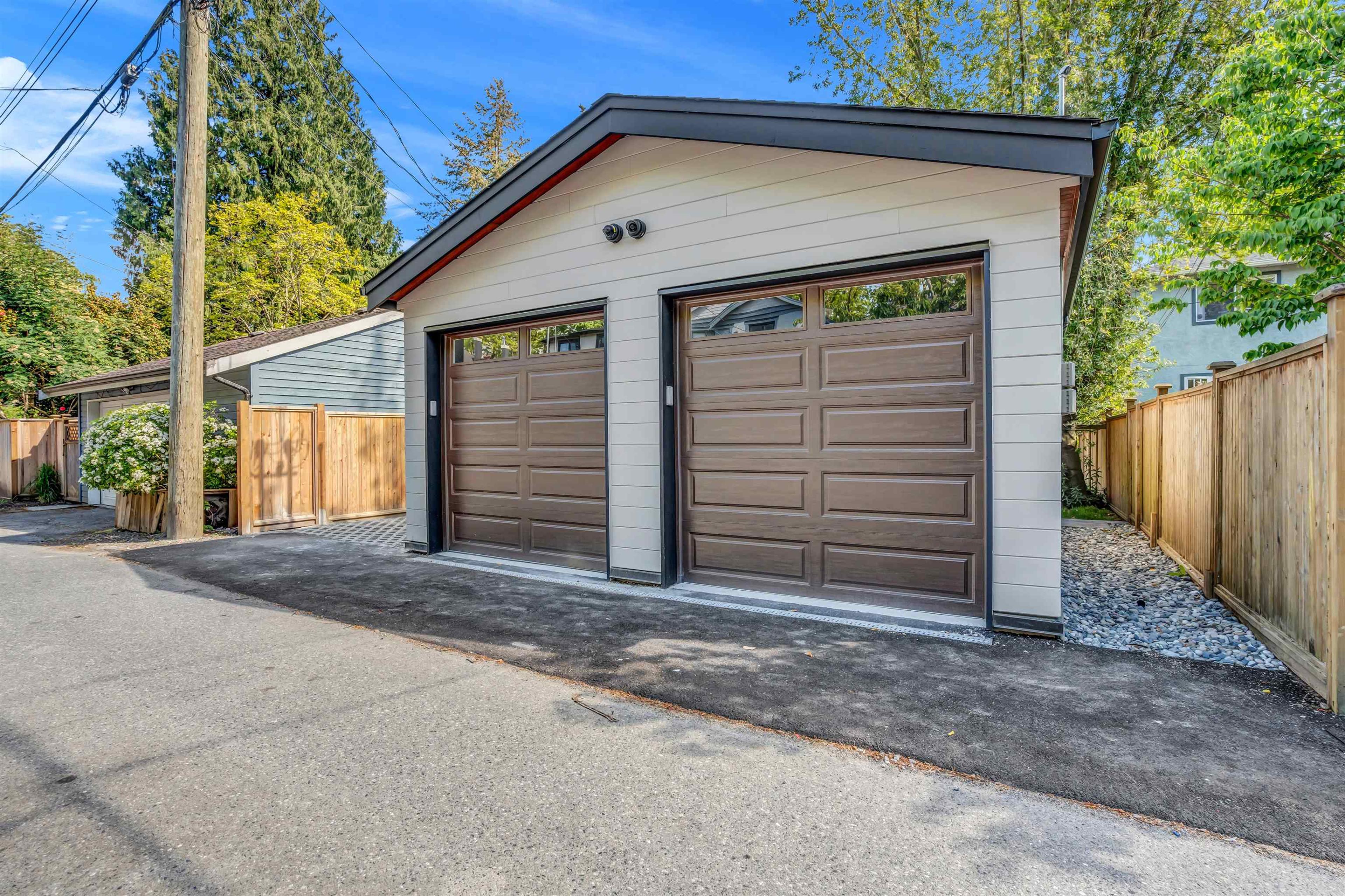 4027 W 33rd Avenue, West Vancouver - Exteriors - Photo 3