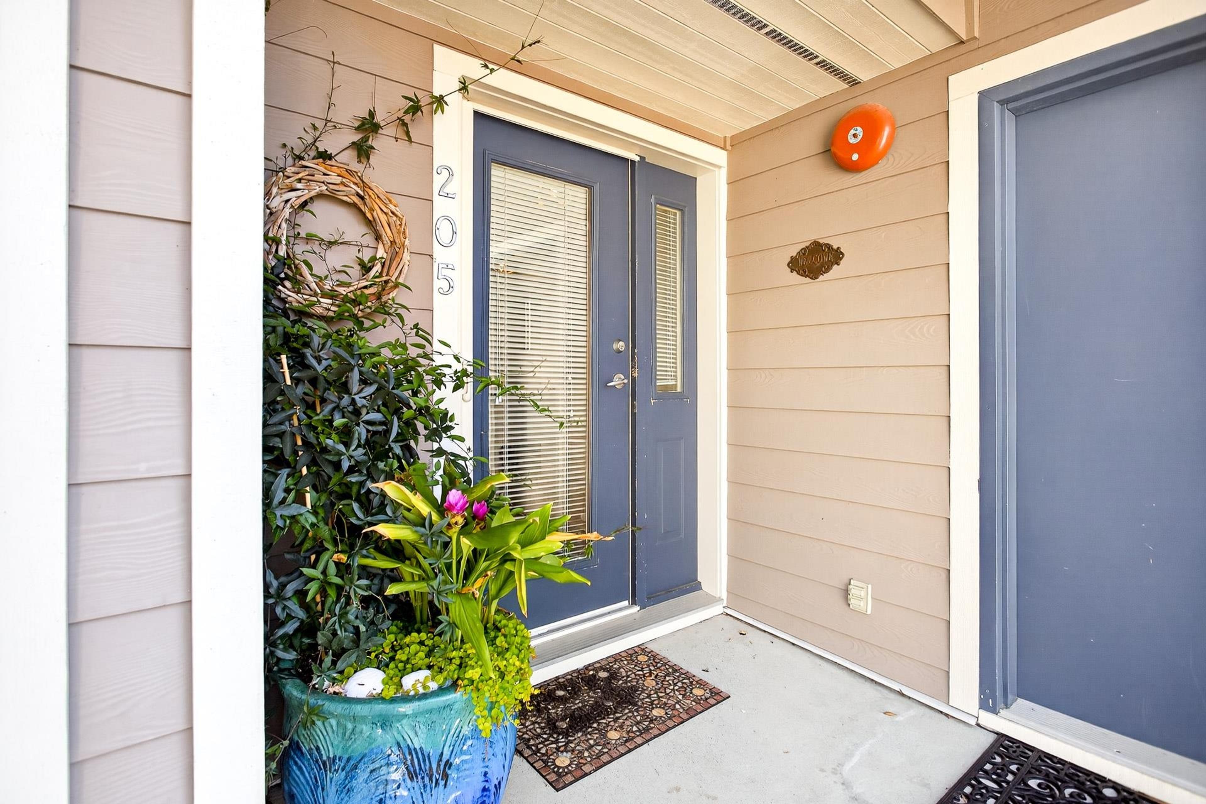 15154 Roper Avenue, White Rock - Exteriors - Photo 3