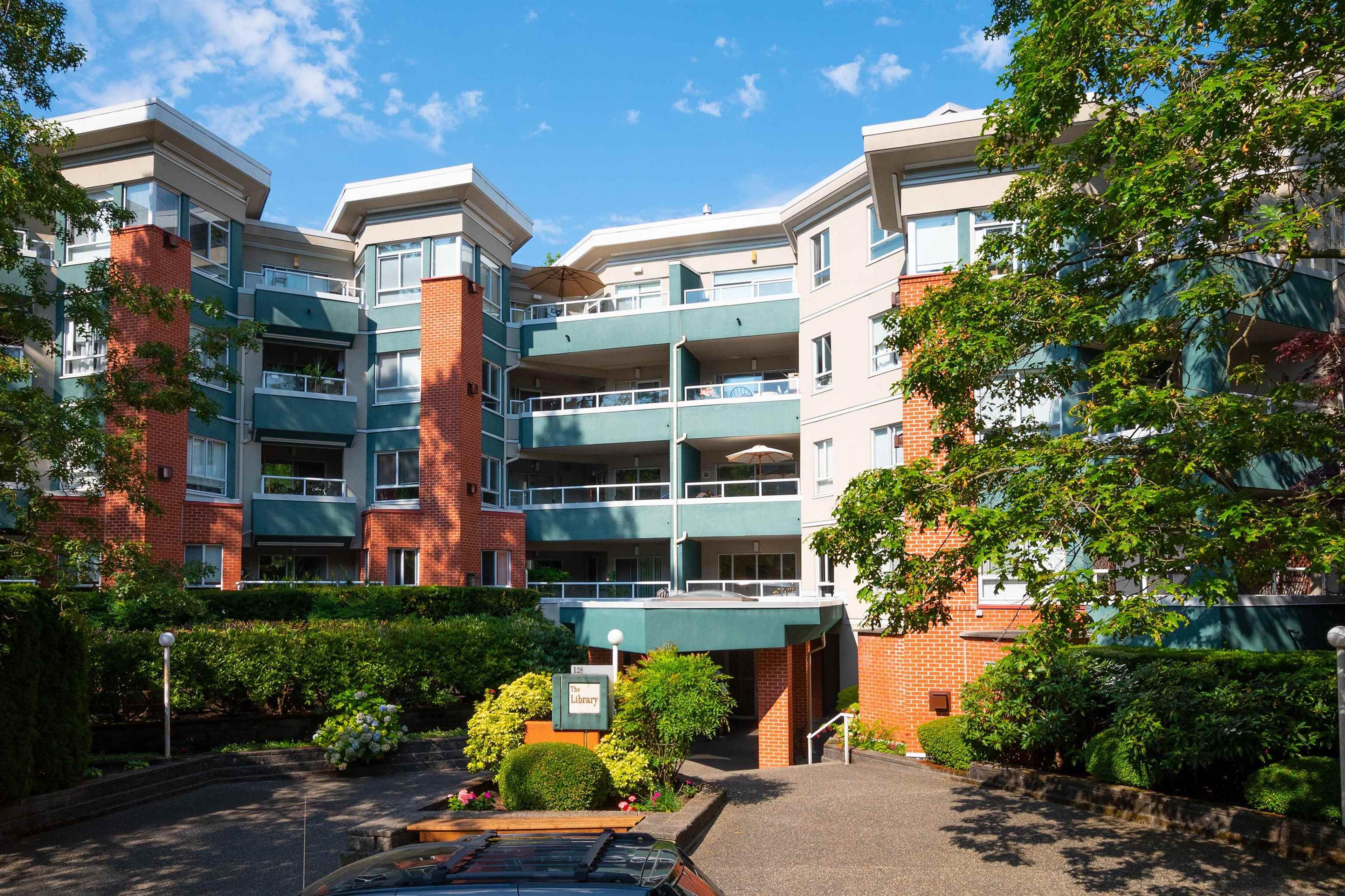 128 W 8th Street, North Vancouver - Exteriors - Photo 1