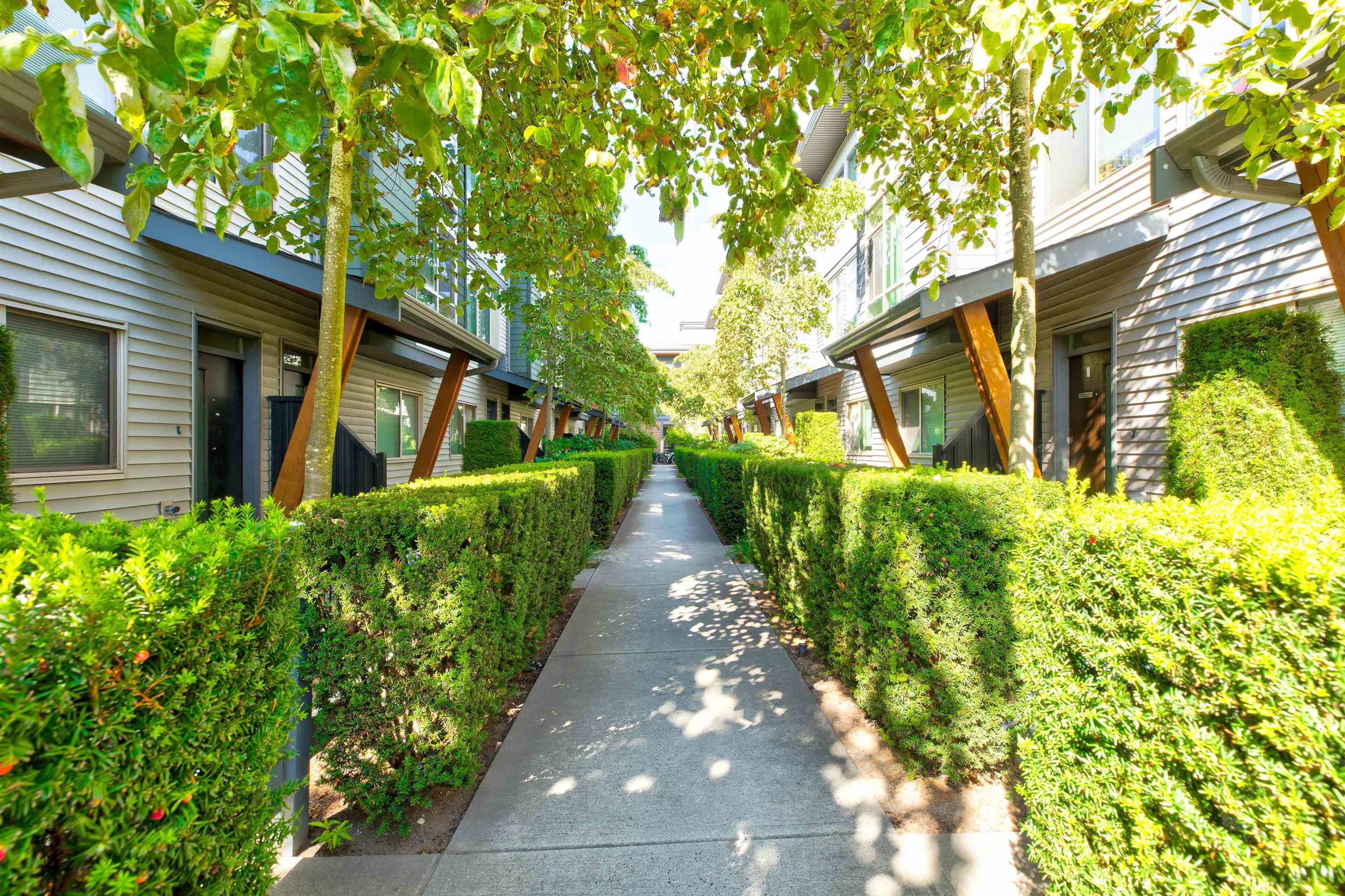 8473 163 Street, Surrey - Exteriors - Photo 4