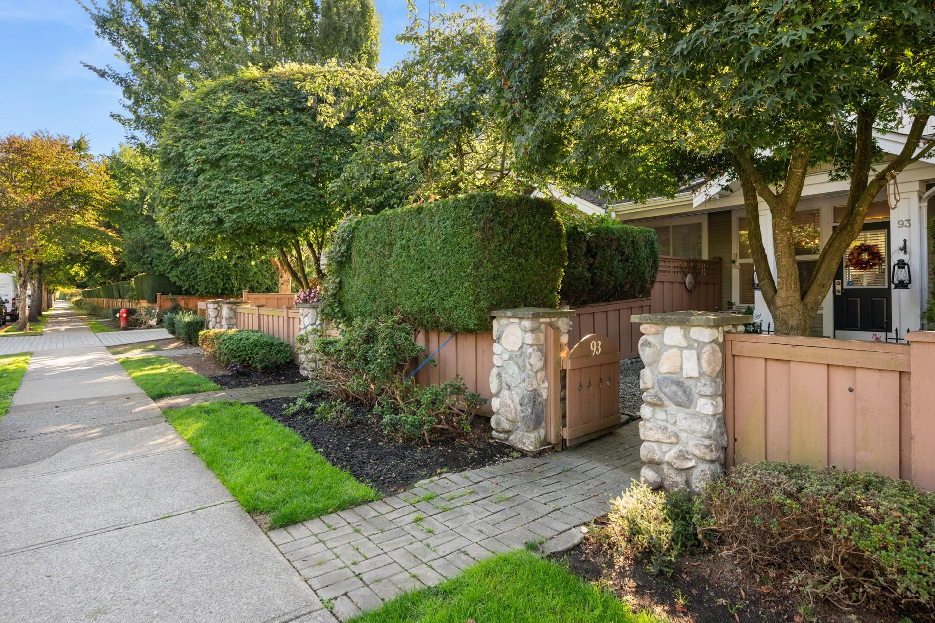 20460 66 Avenue, Langley - Exteriors - Photo 3